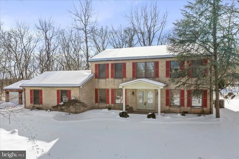 155 SHIREOAKS DRIVE MARTINSBURG WV 25403