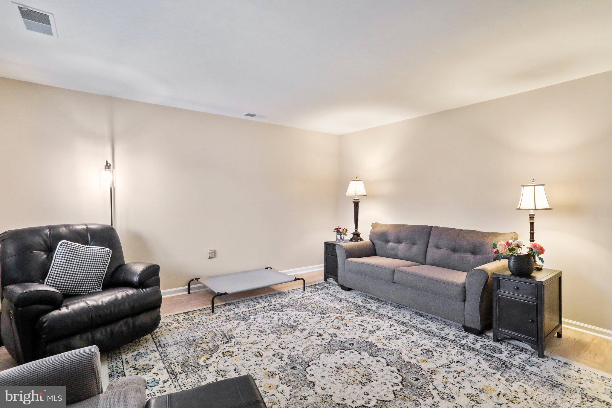 TOWNE OAK VILLAGE - Residential