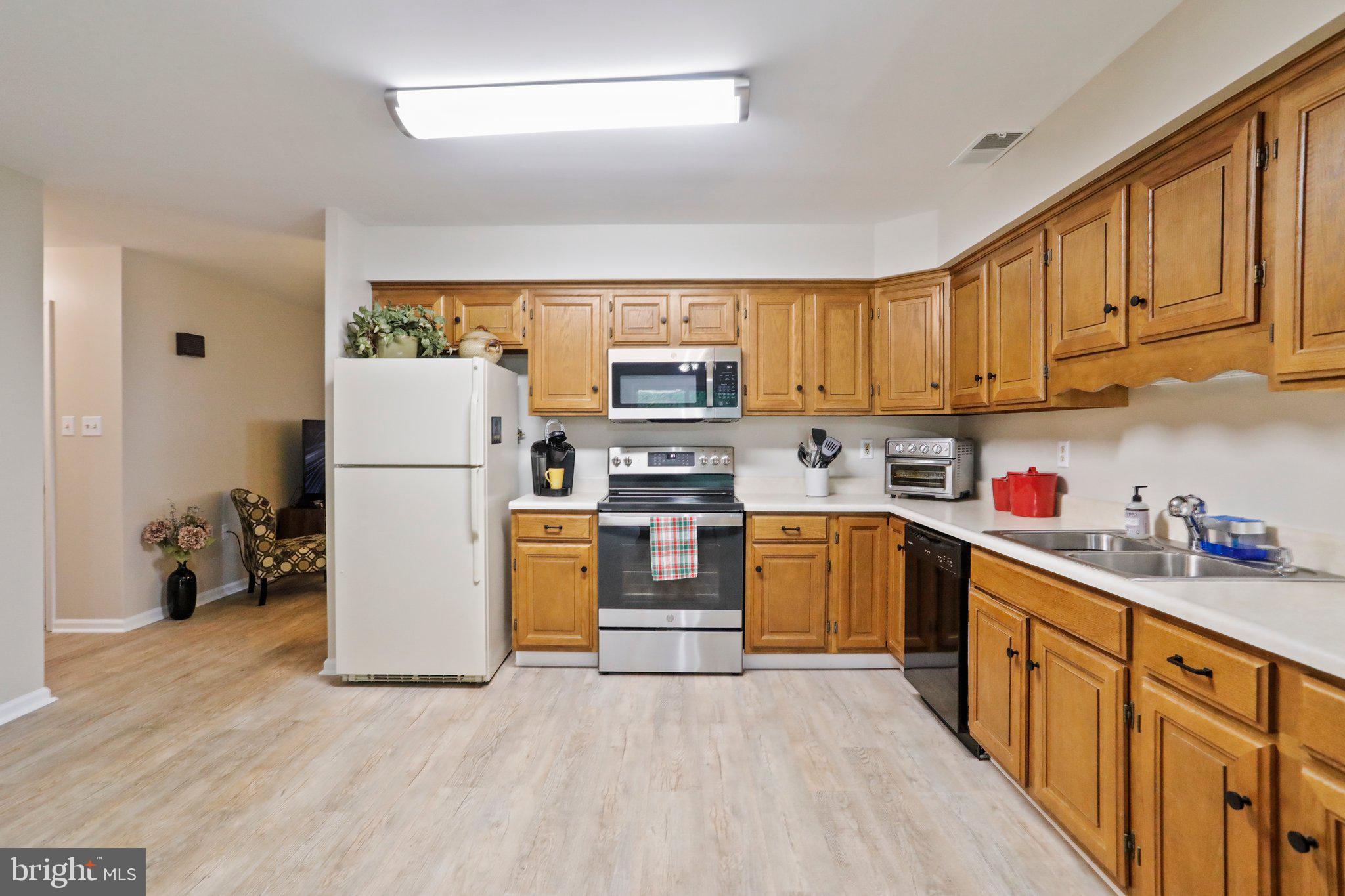 TOWNE OAK VILLAGE - Residential