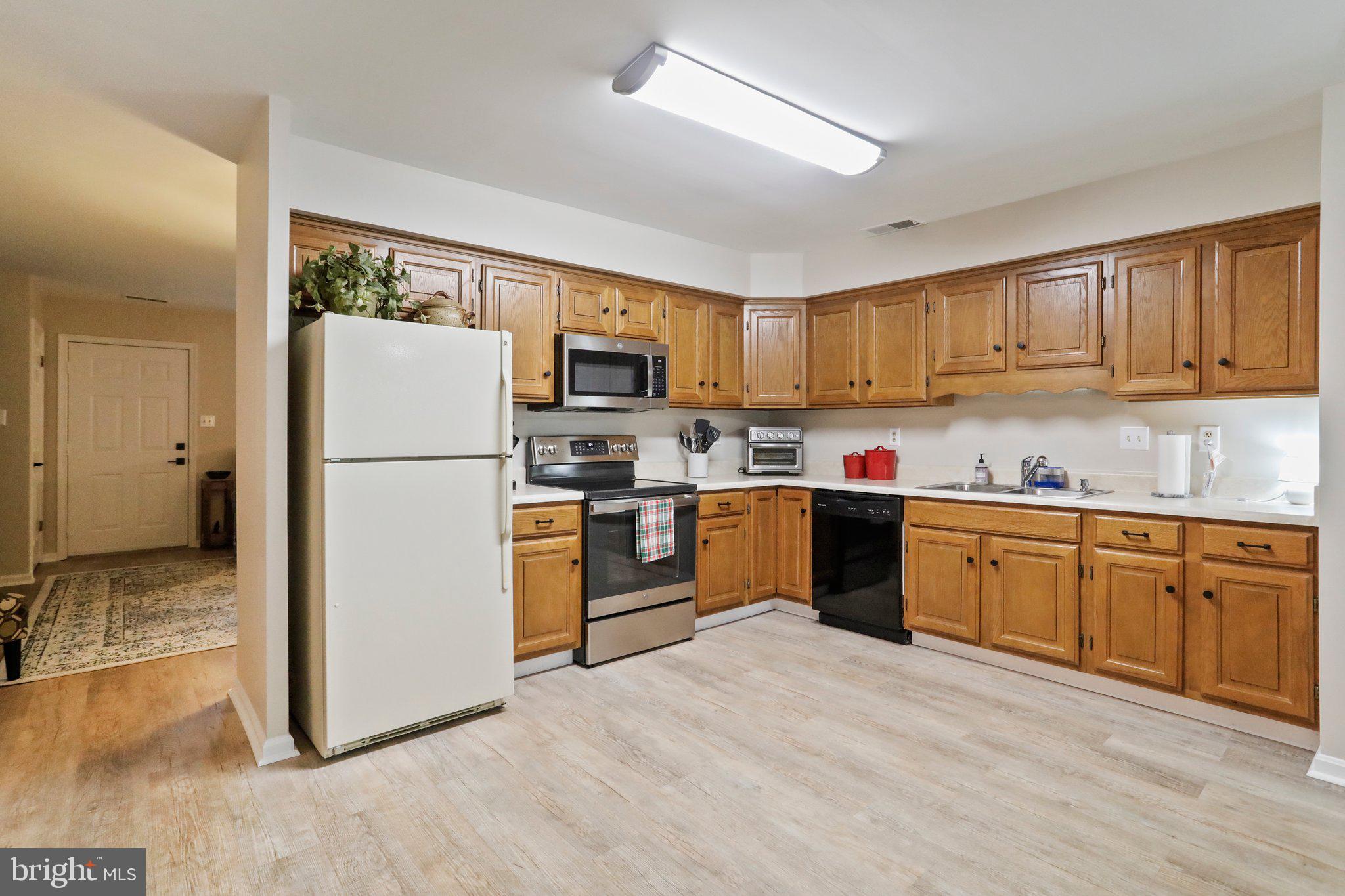 TOWNE OAK VILLAGE - Residential