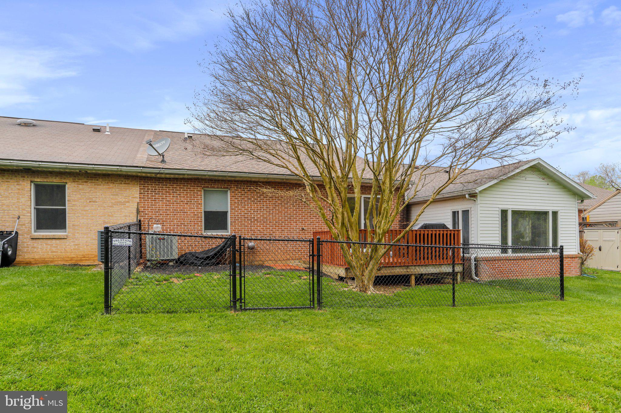 TOWNE OAK VILLAGE - Residential