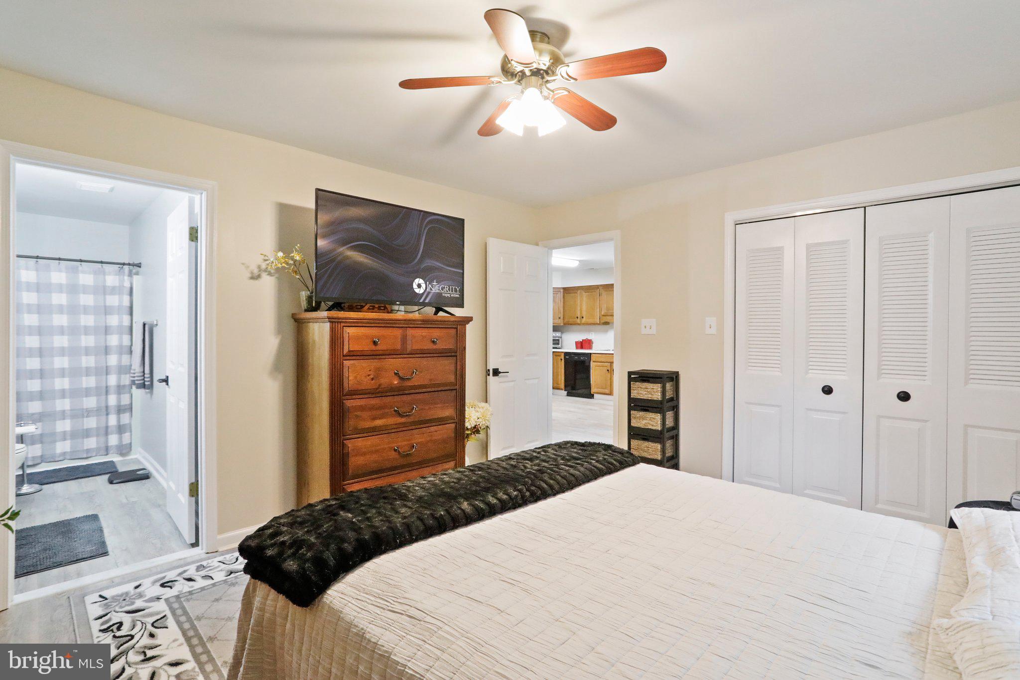 TOWNE OAK VILLAGE - Residential