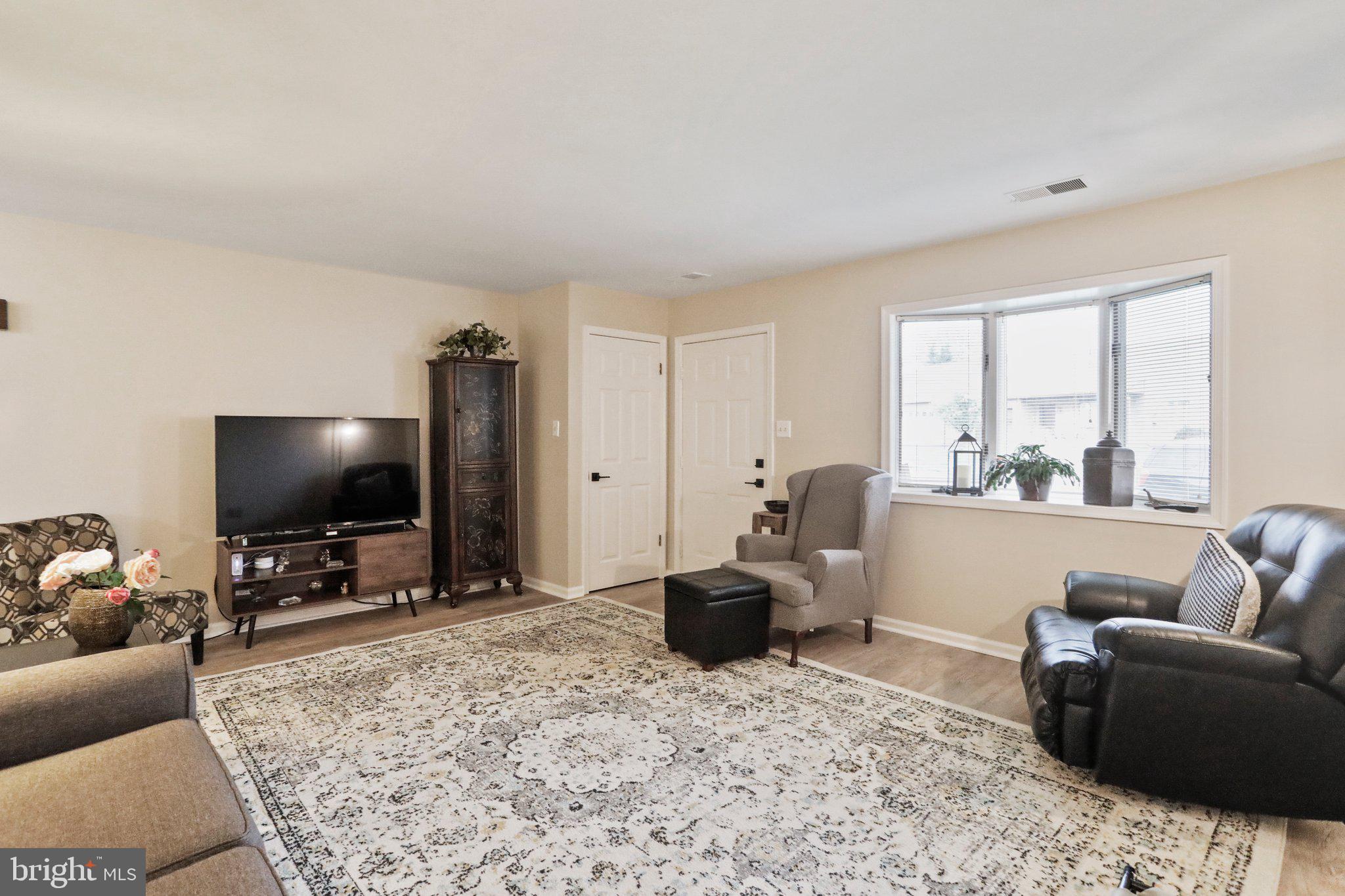 TOWNE OAK VILLAGE - Residential