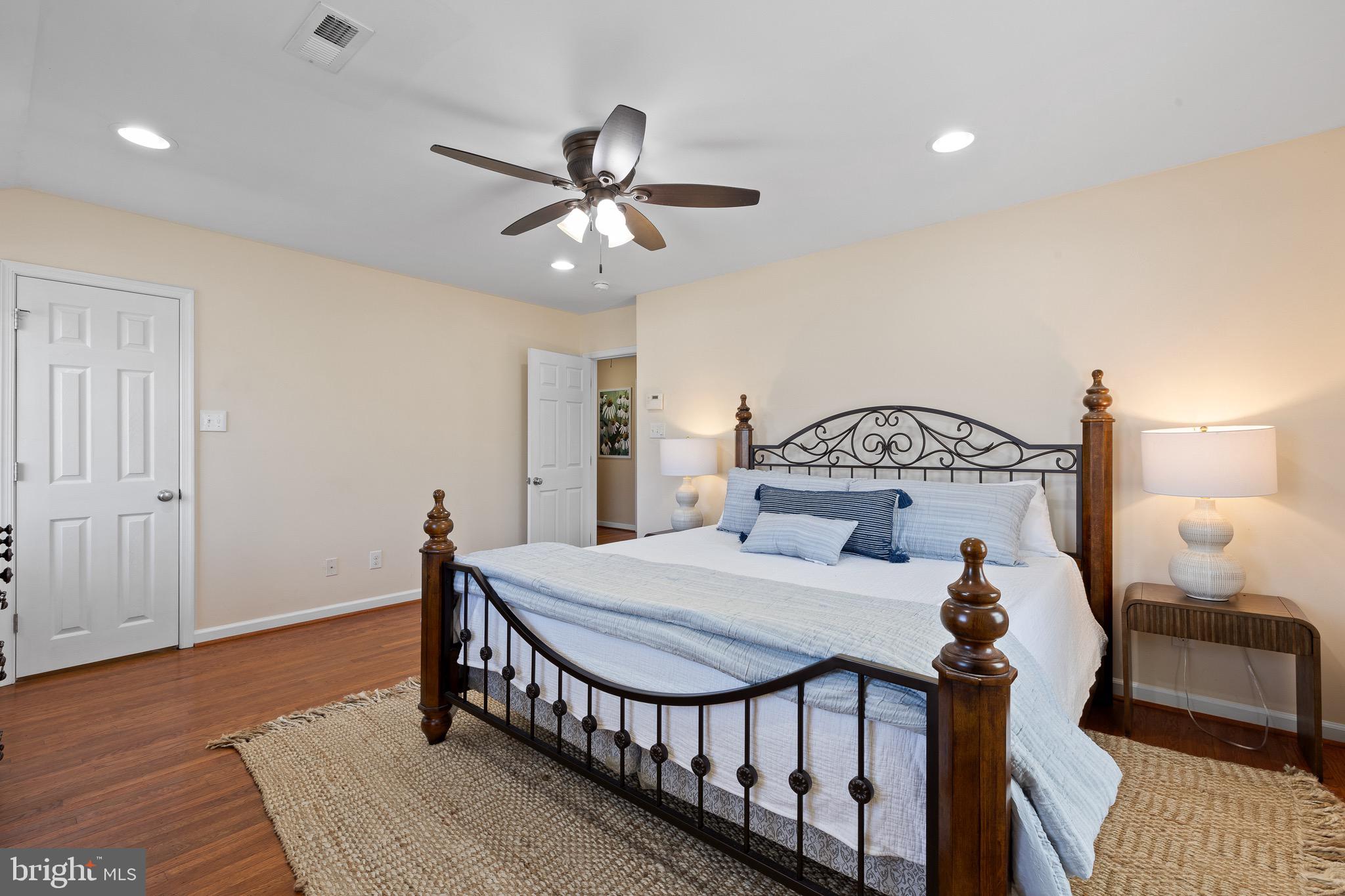 LYNNWOOD - Residential