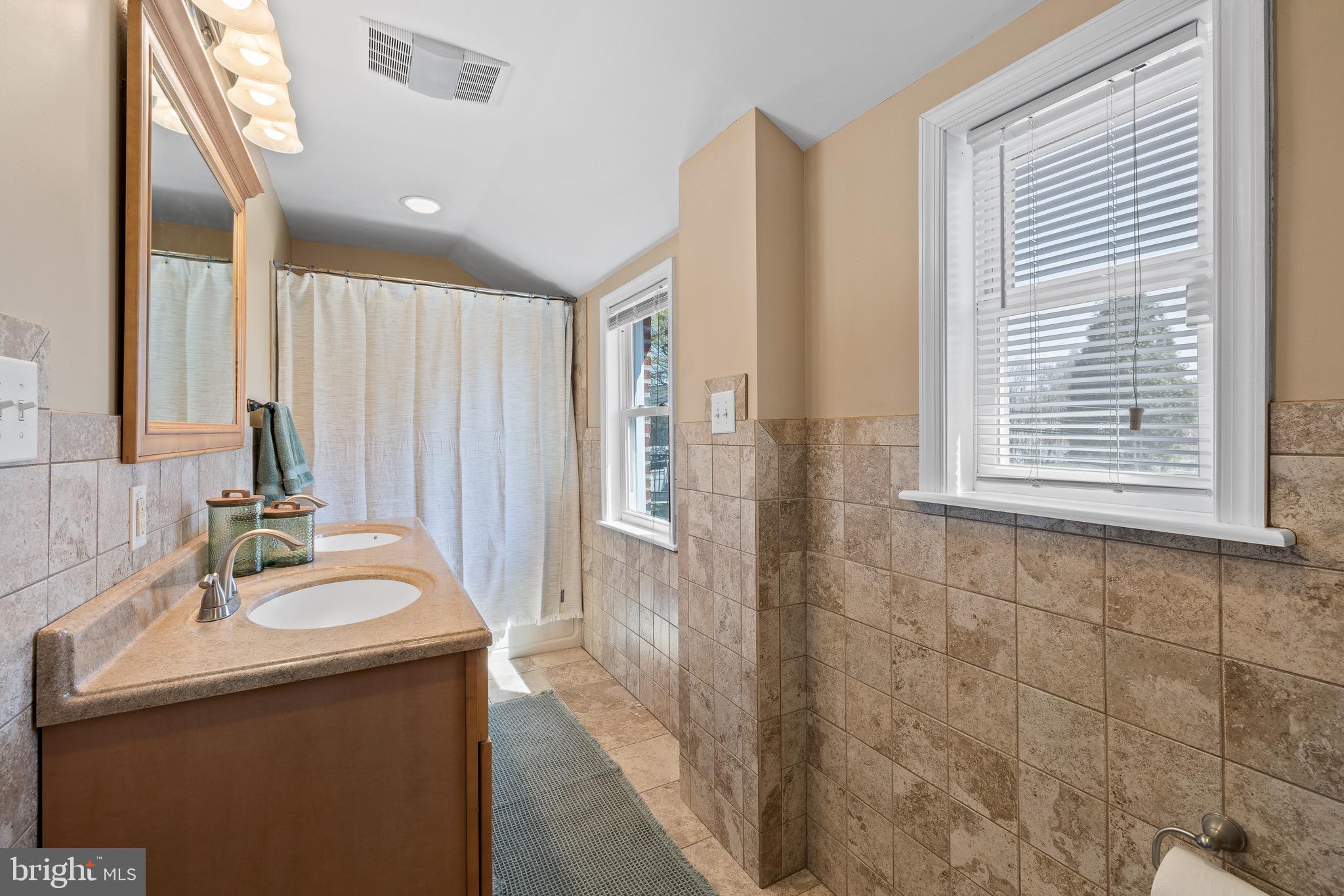 LYNNWOOD - Residential