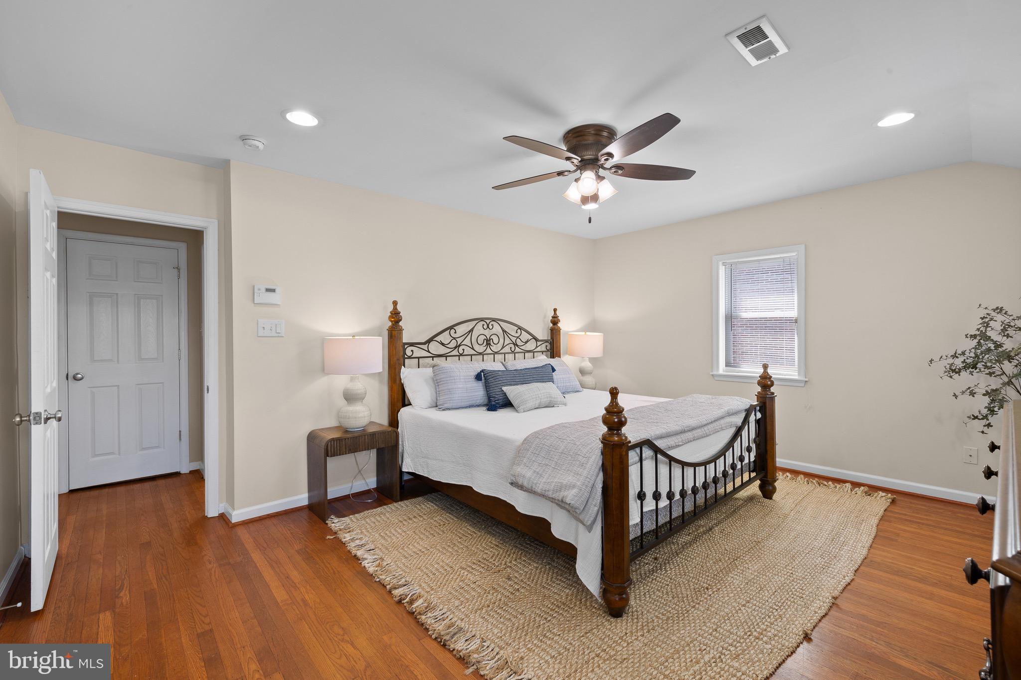 LYNNWOOD - Residential