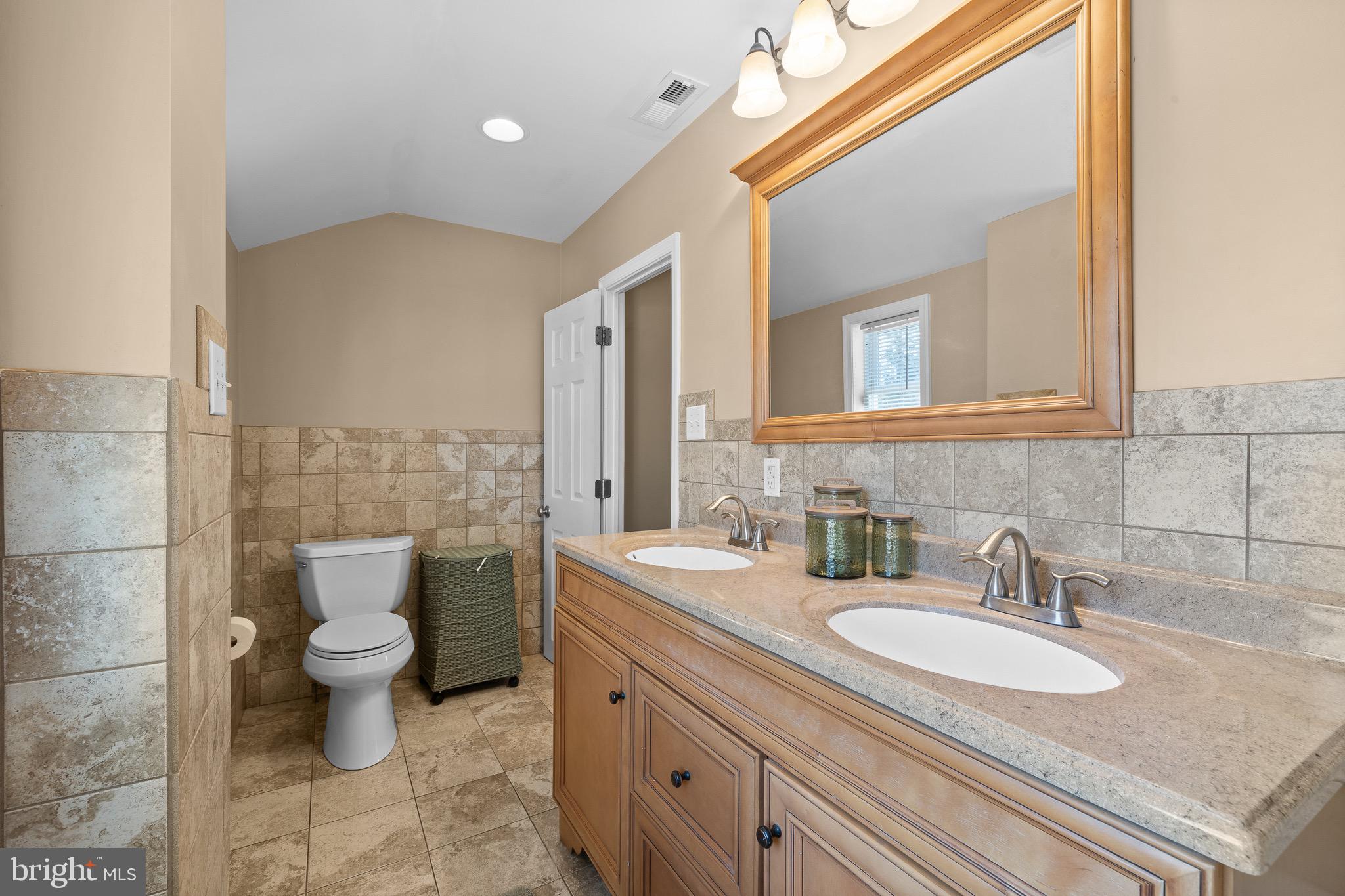 LYNNWOOD - Residential