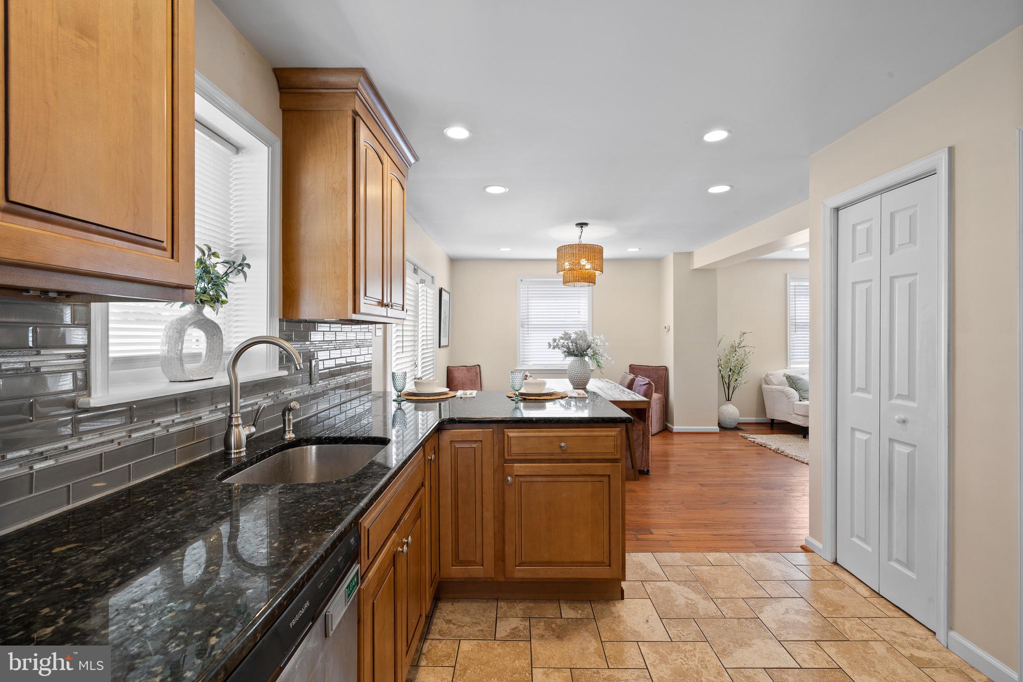 LYNNWOOD - Residential