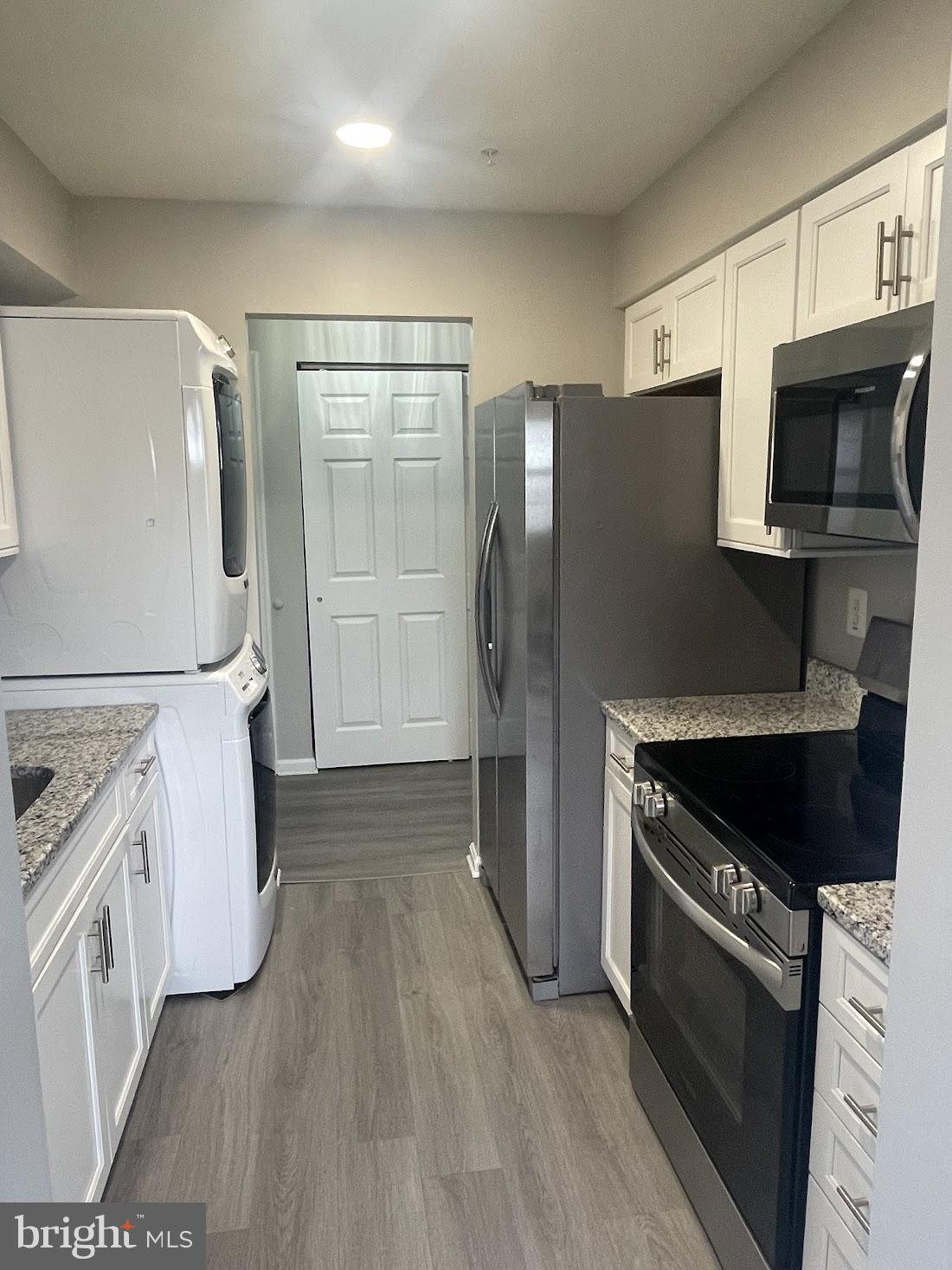 VILLAGE OF MONTGOMERY RUN - Residential