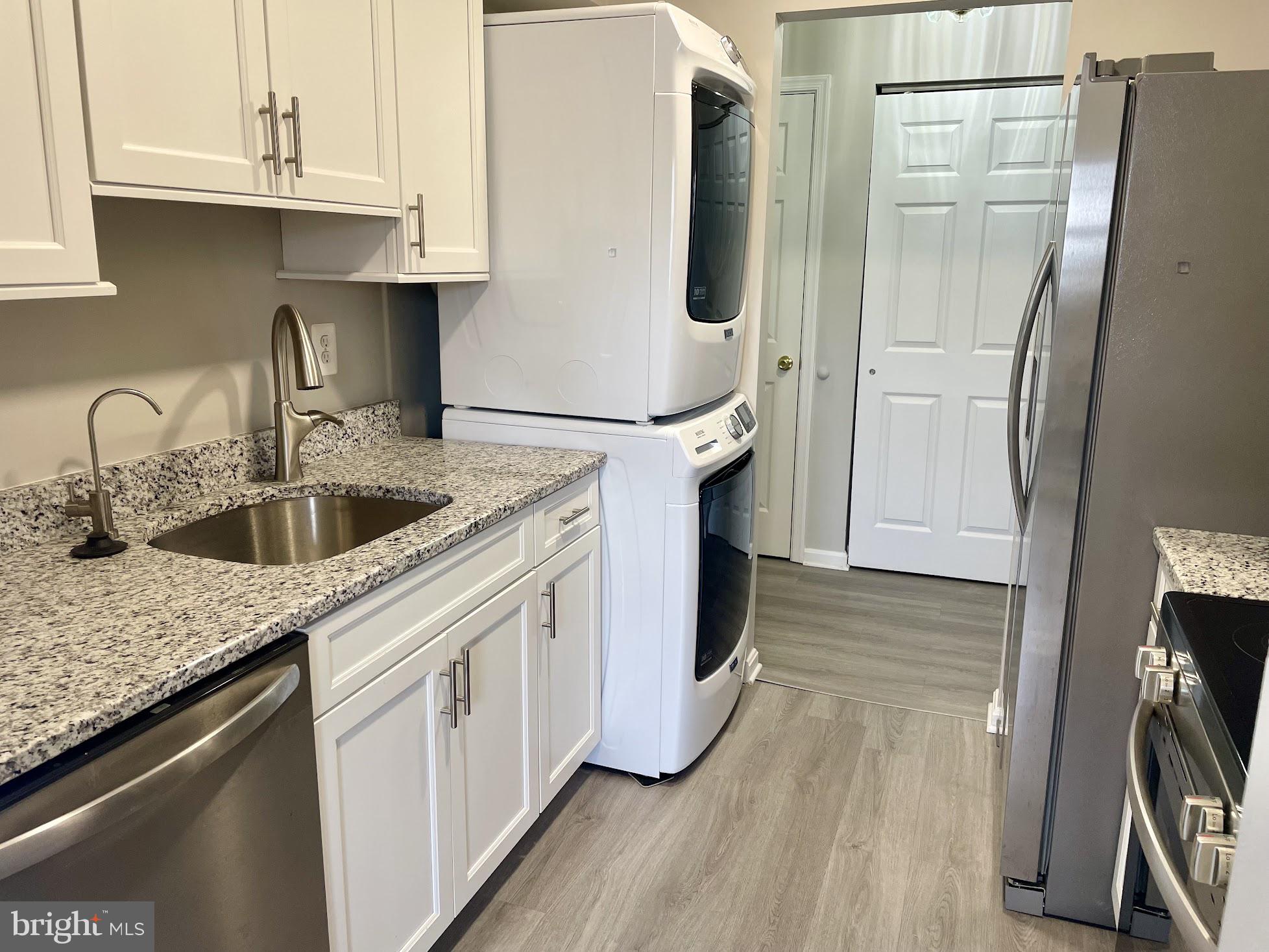 VILLAGE OF MONTGOMERY RUN - Residential