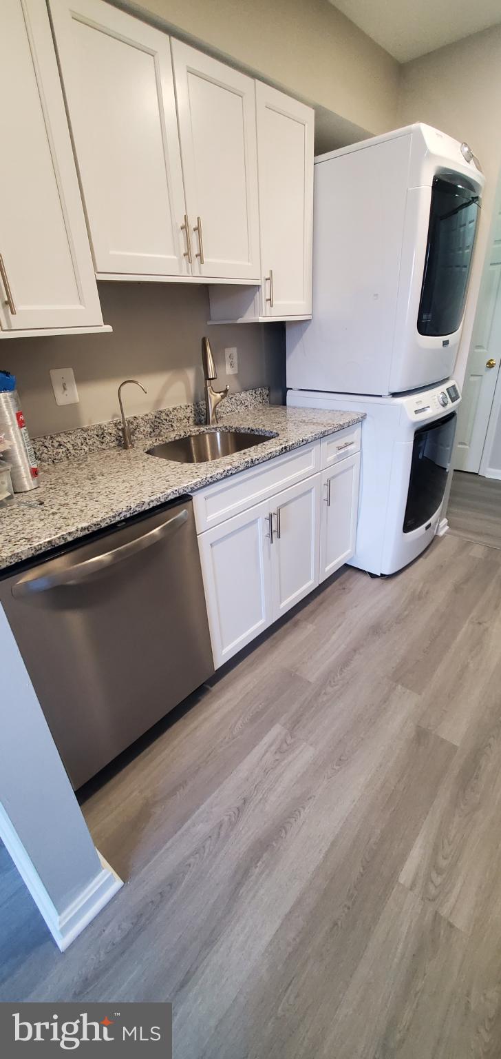 VILLAGE OF MONTGOMERY RUN - Residential