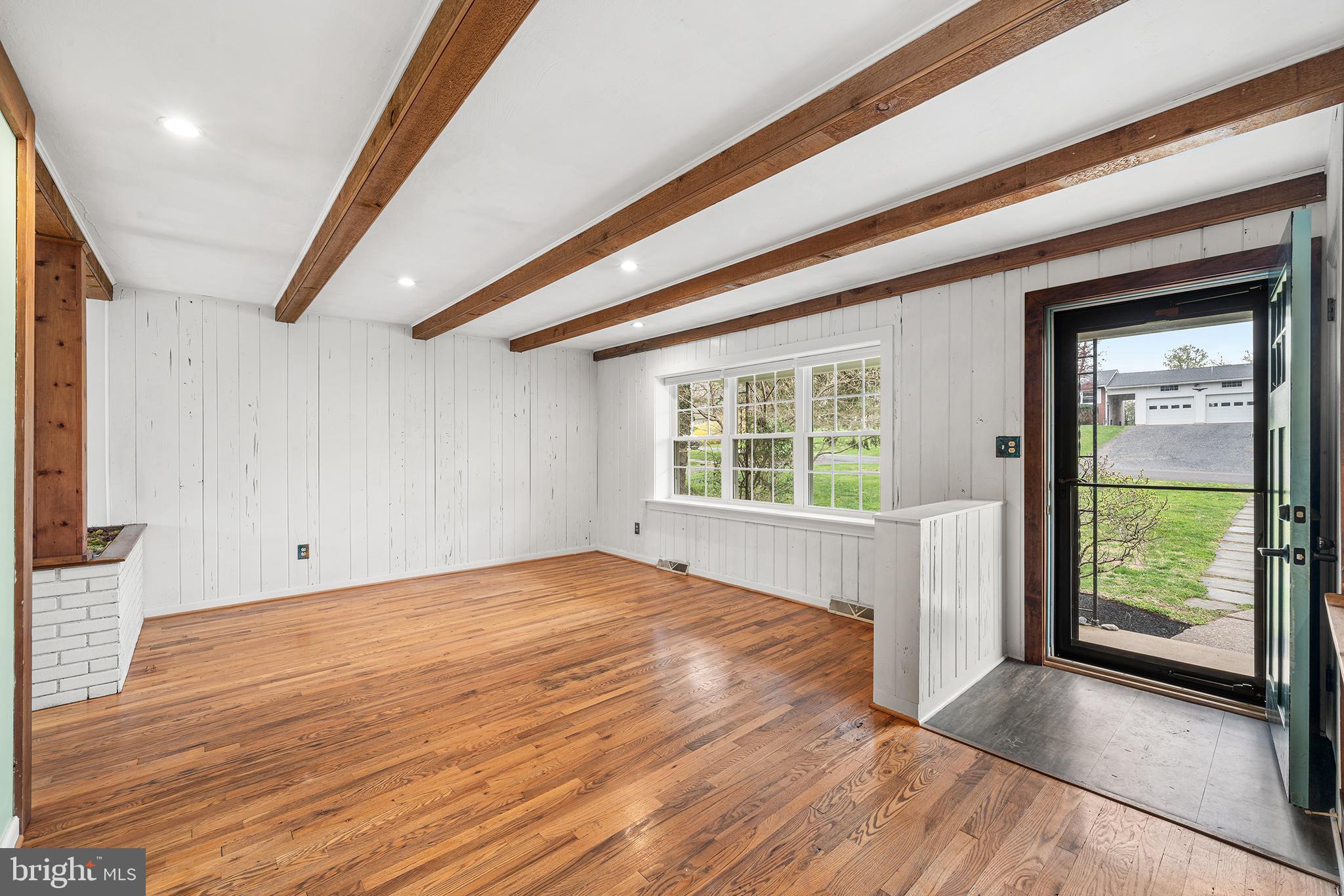 NEW HOPE HILLS - Residential