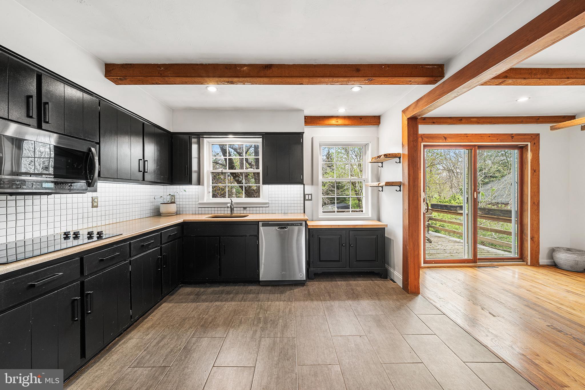 NEW HOPE HILLS - Residential