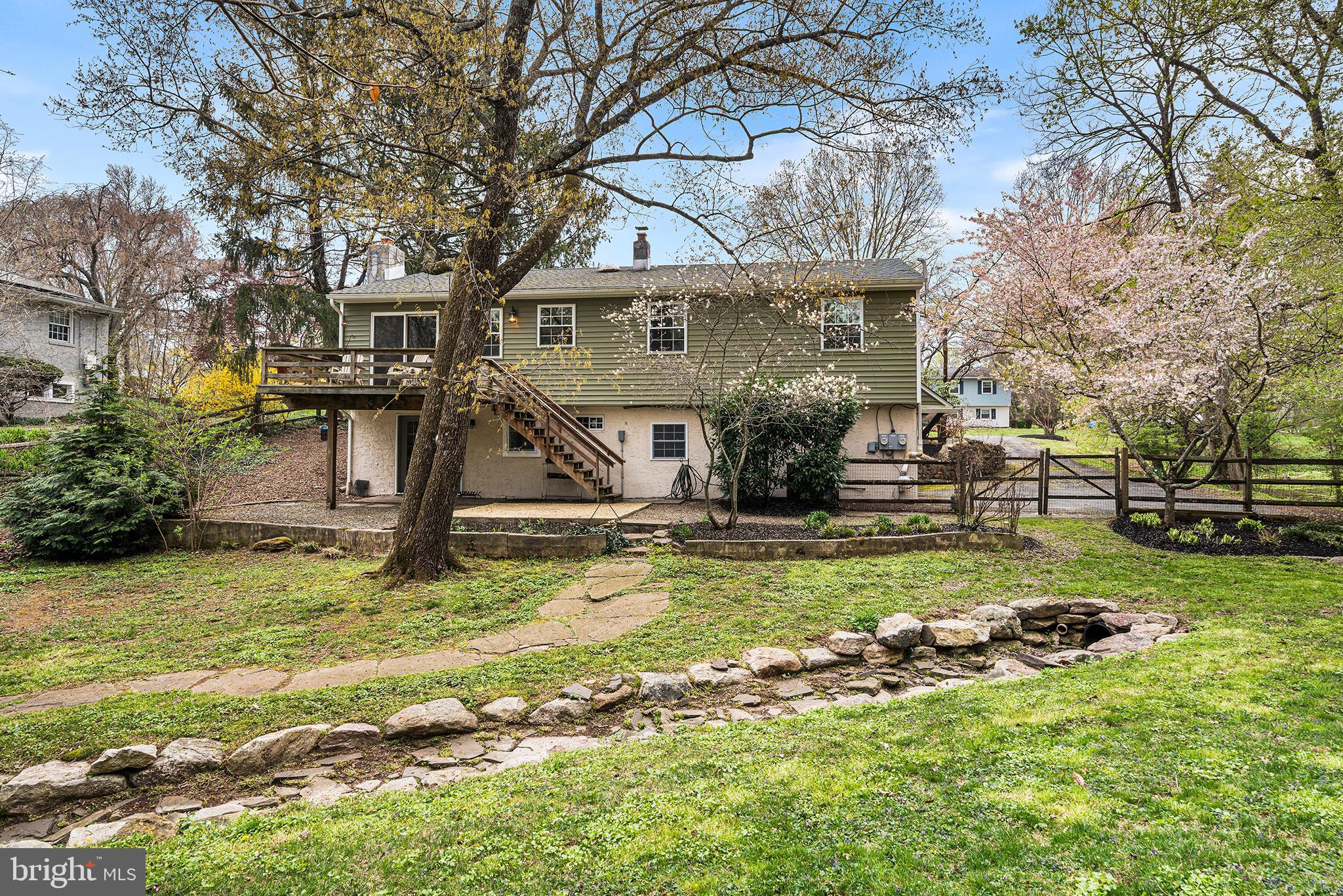 NEW HOPE HILLS - Residential