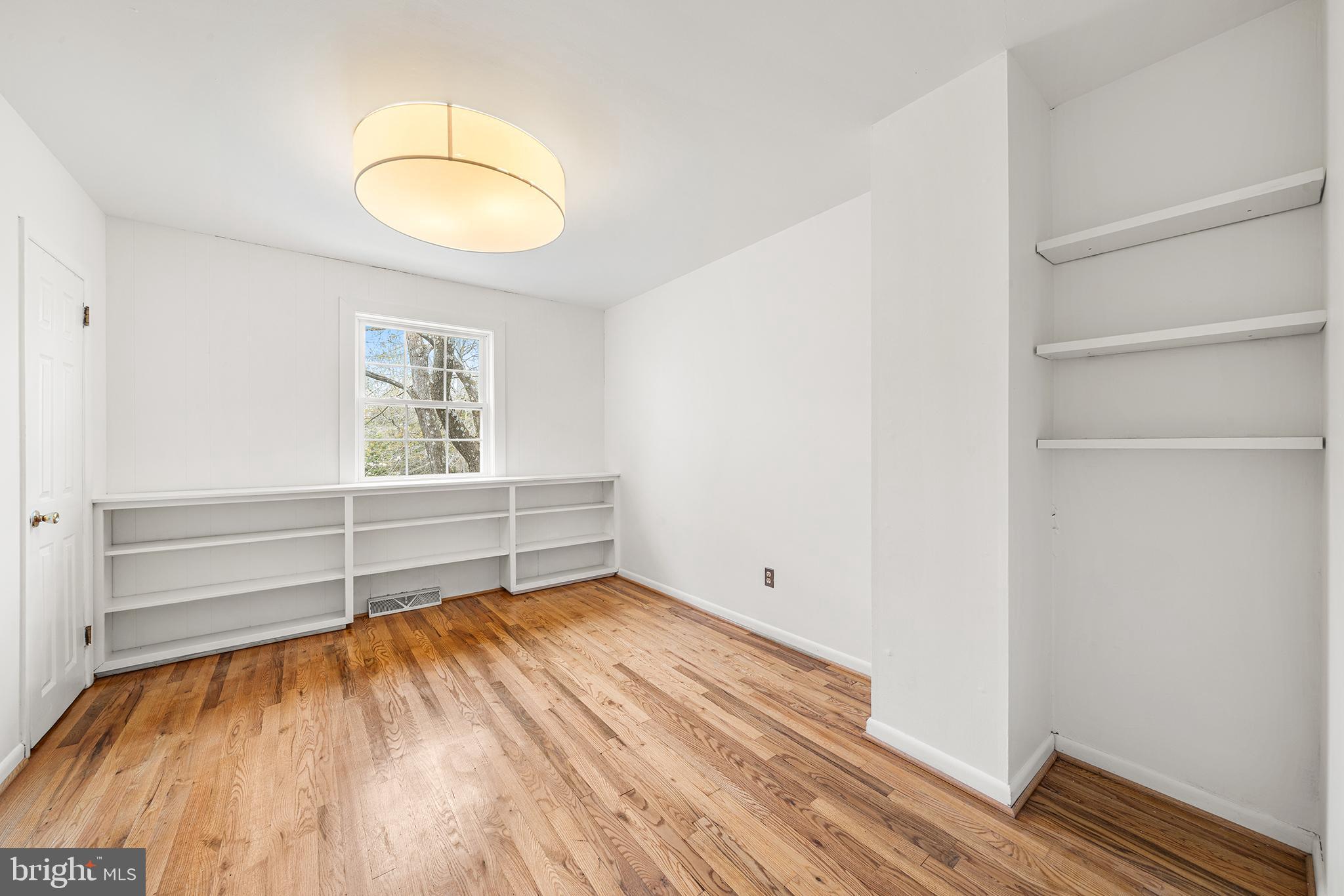 NEW HOPE HILLS - Residential