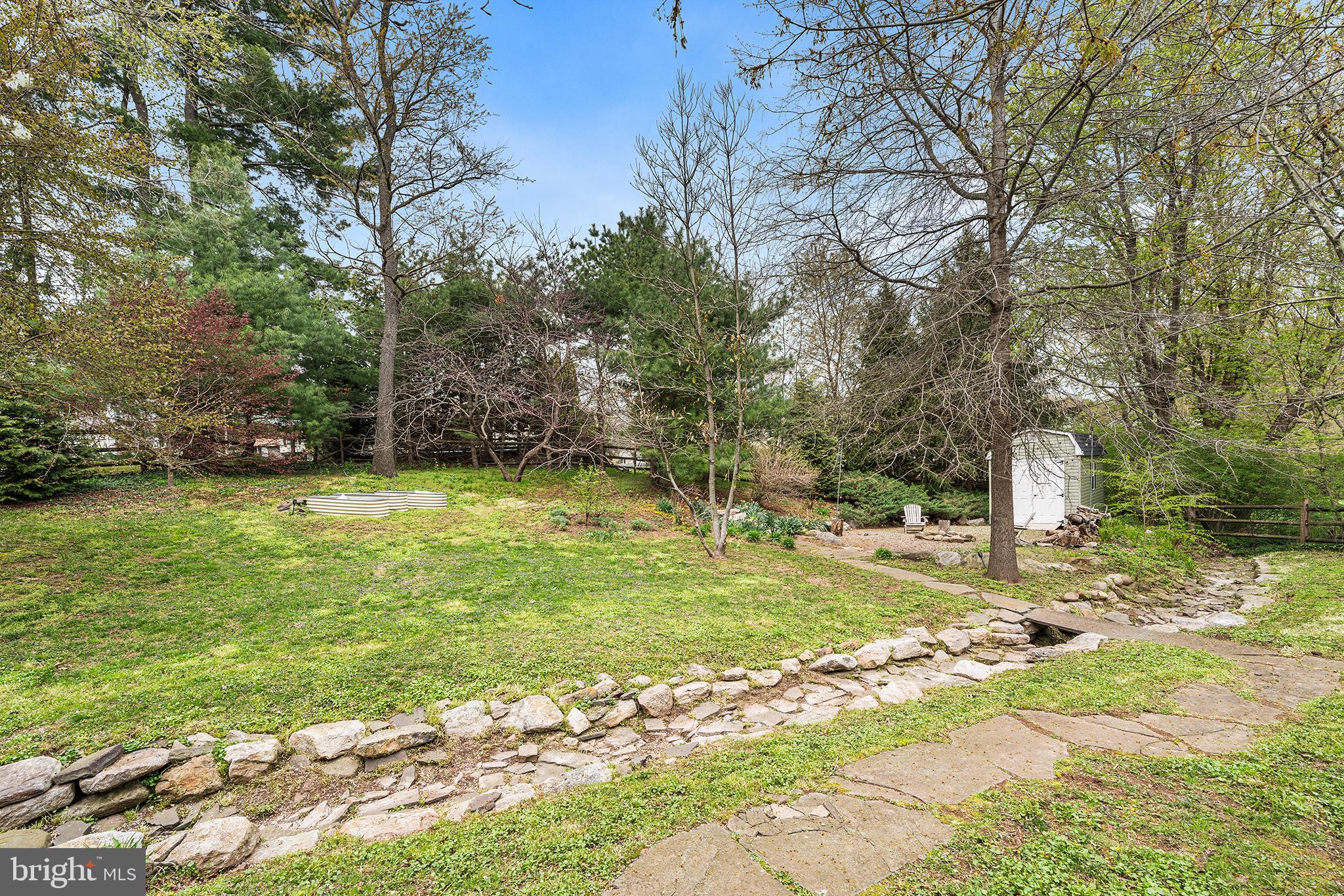 NEW HOPE HILLS - Residential