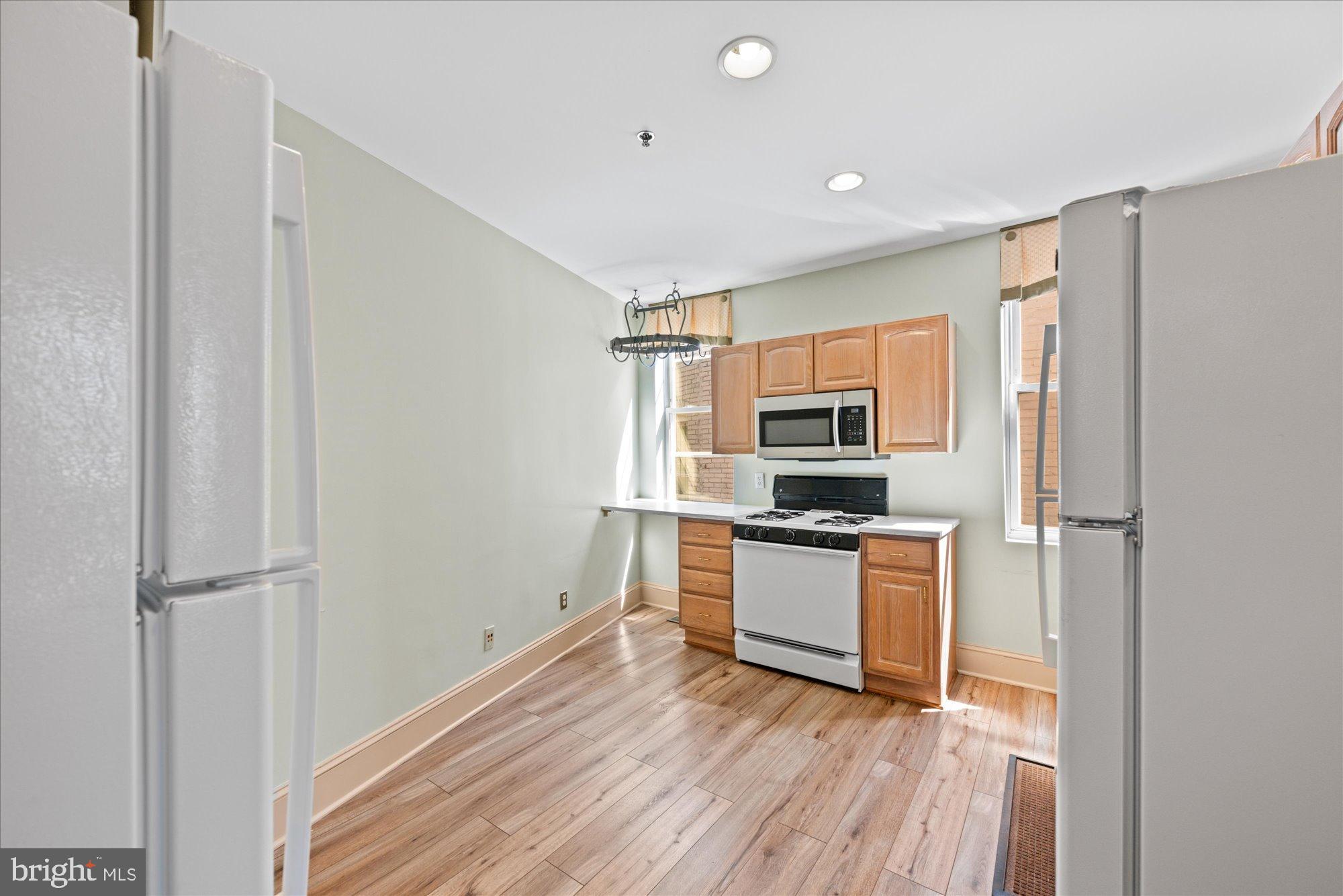 MOUNT VERNON TRIANGLE - Commercial Sale