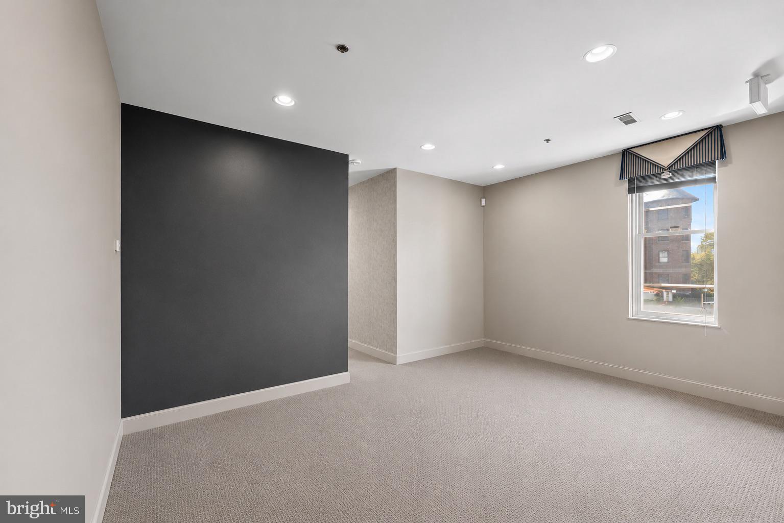 MOUNT VERNON TRIANGLE - Commercial Sale