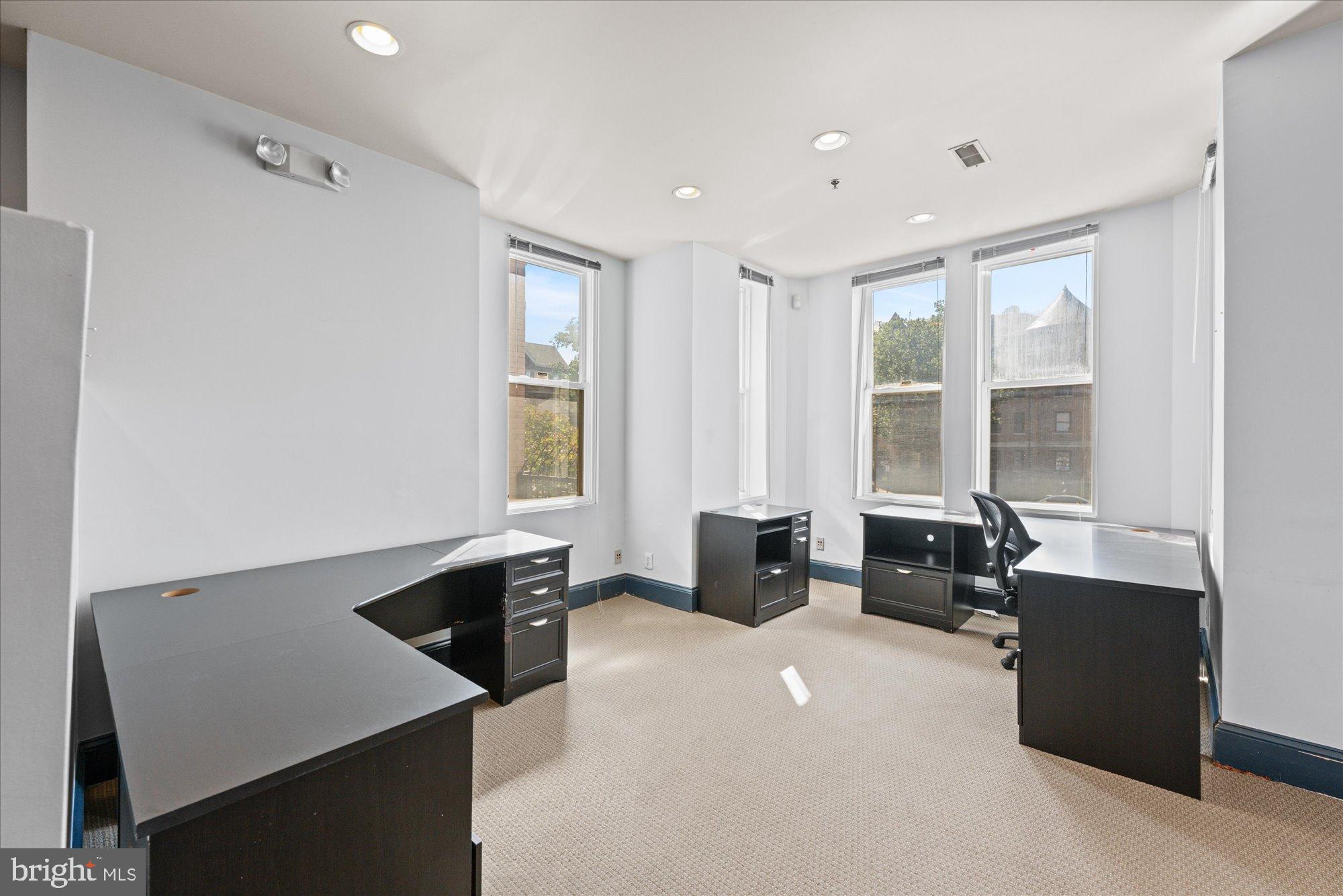 MOUNT VERNON TRIANGLE - Commercial Sale