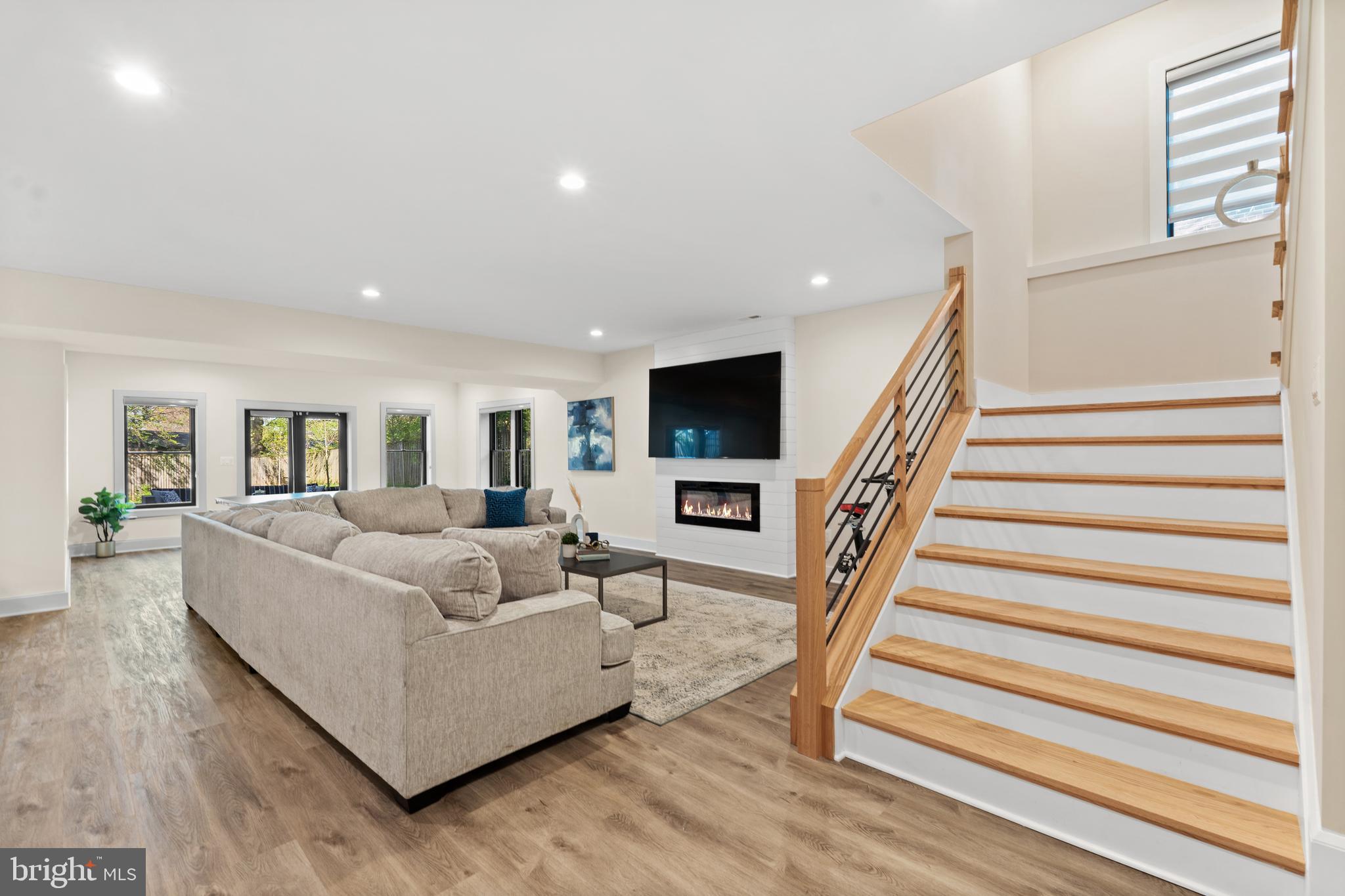 ROSEMONT - Residential