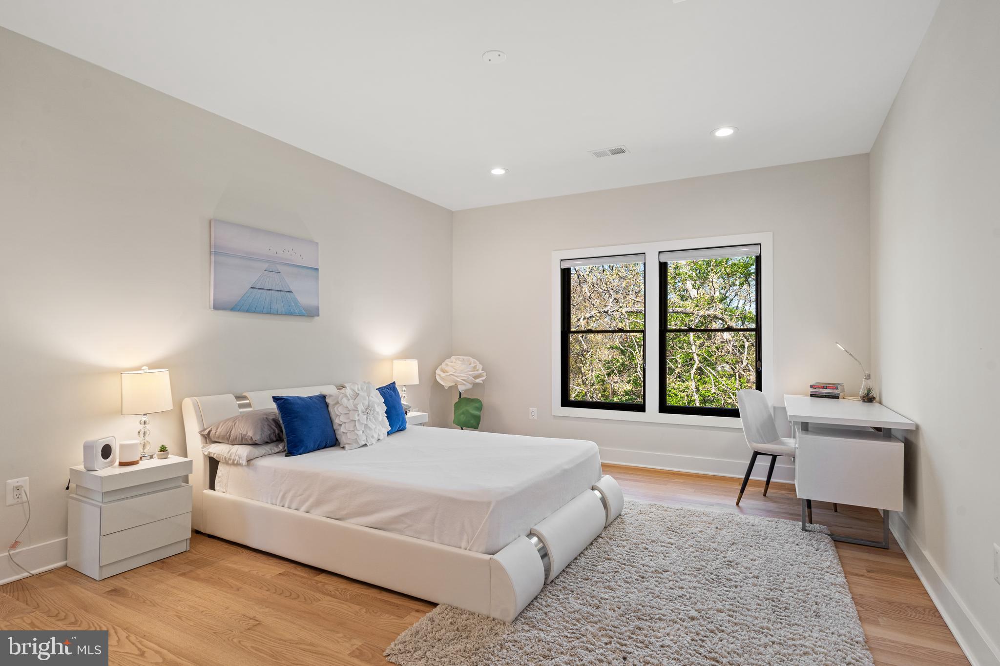 ROSEMONT - Residential