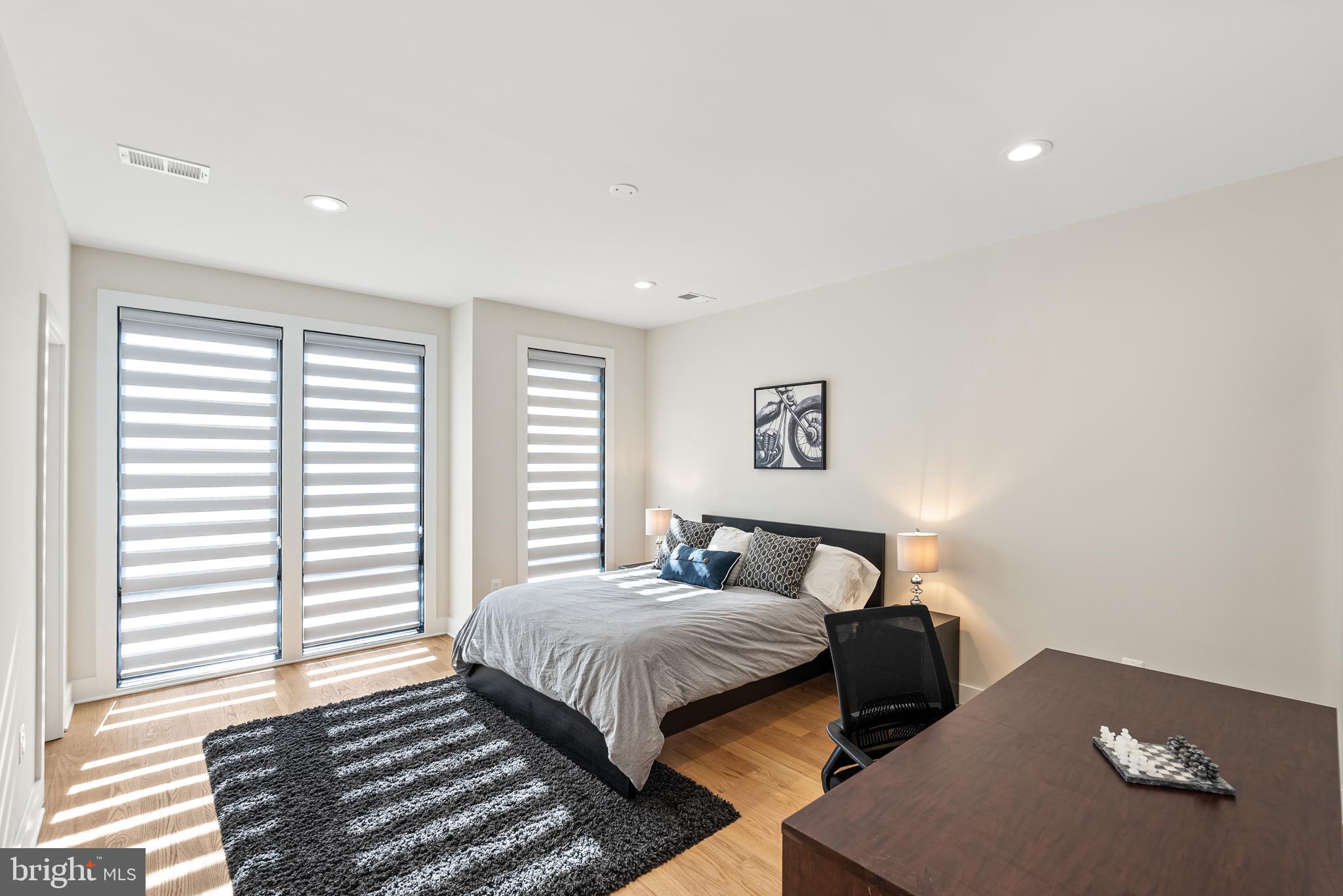 ROSEMONT - Residential