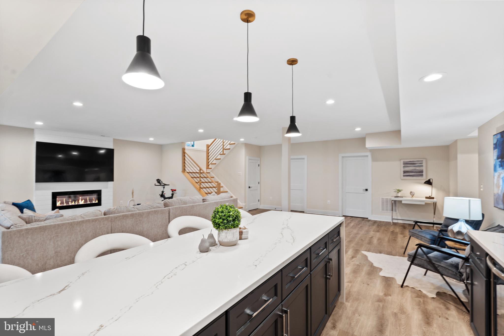 ROSEMONT - Residential