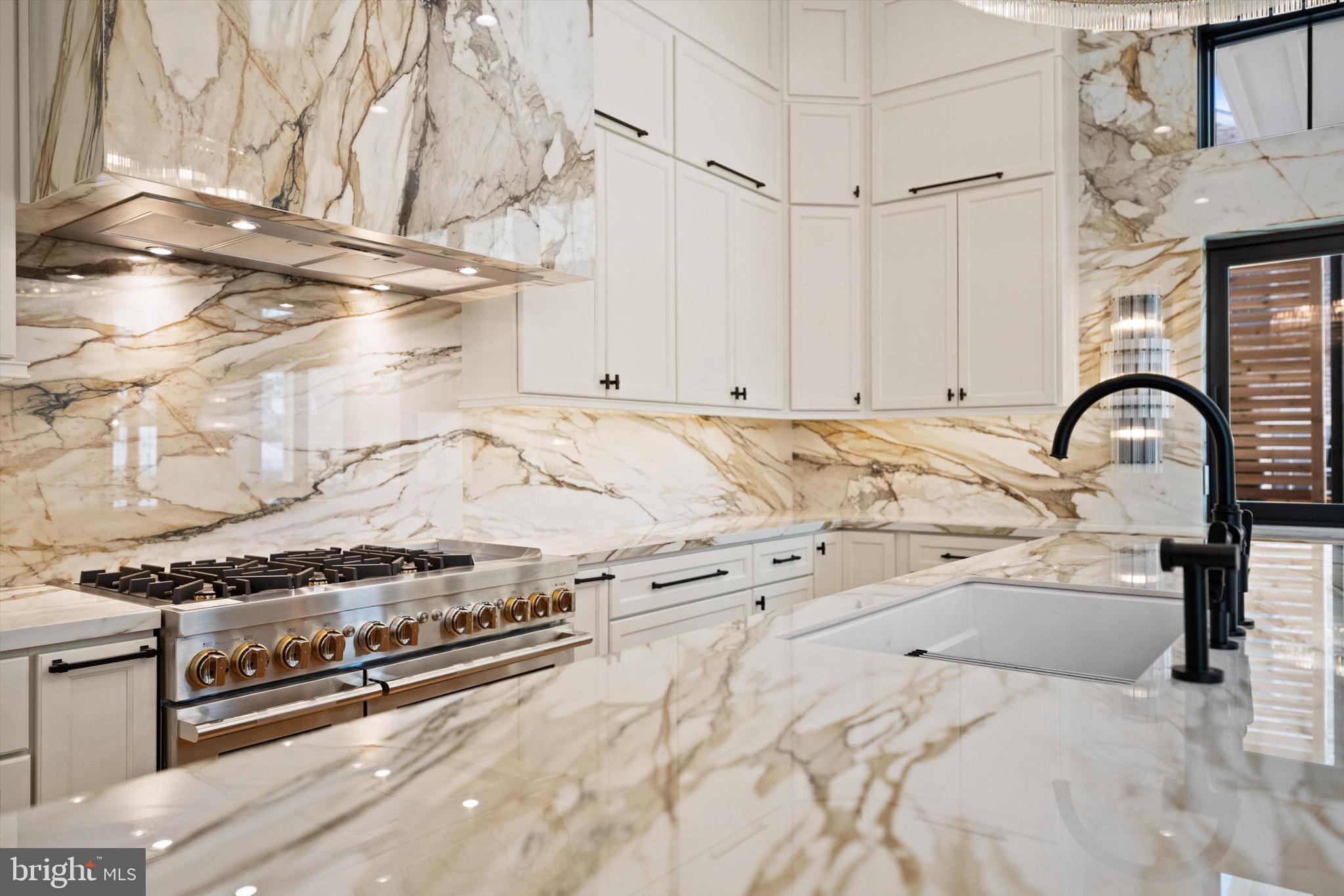 KENWOOD PARK - Residential