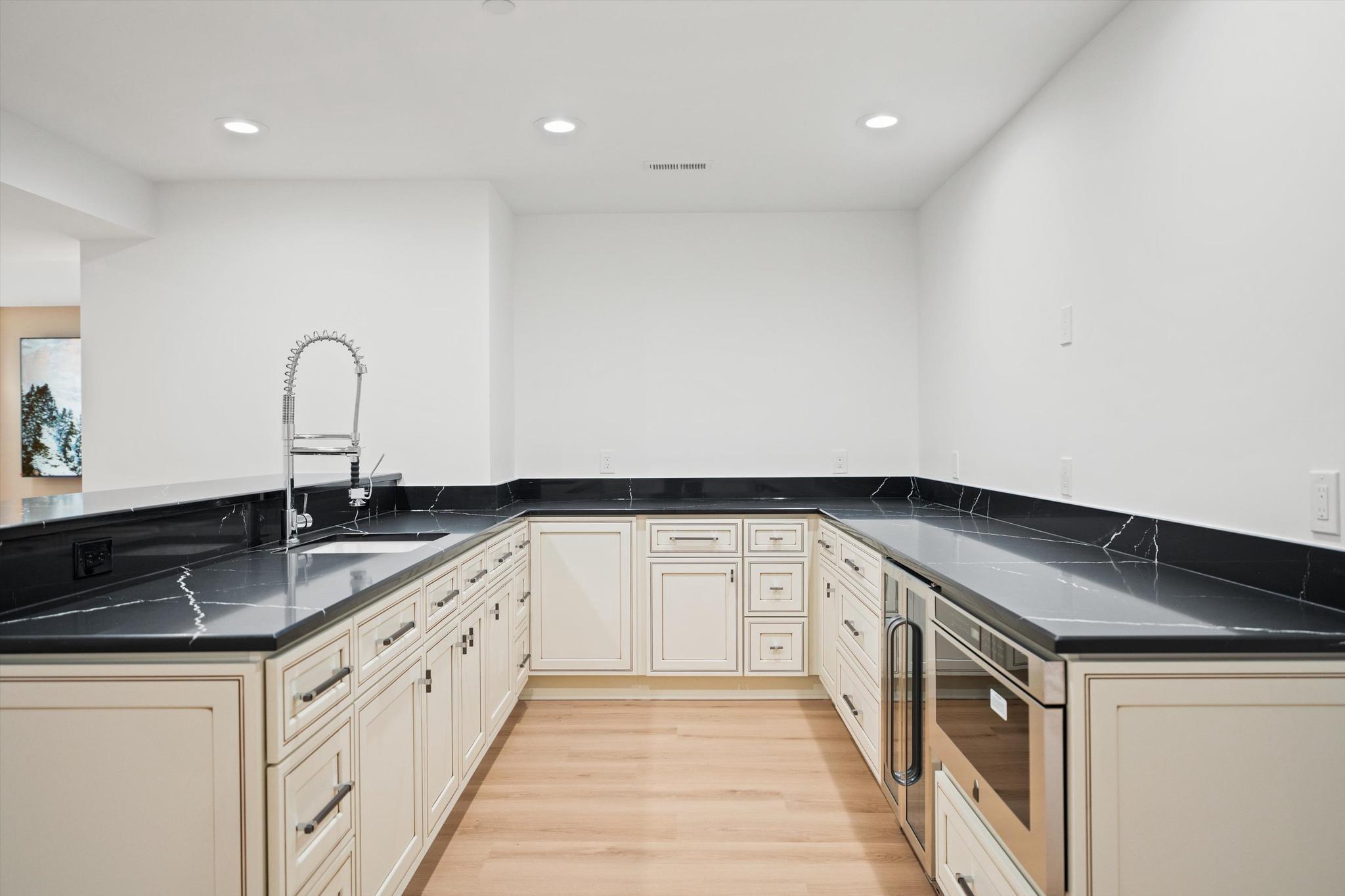 KENWOOD PARK - Residential