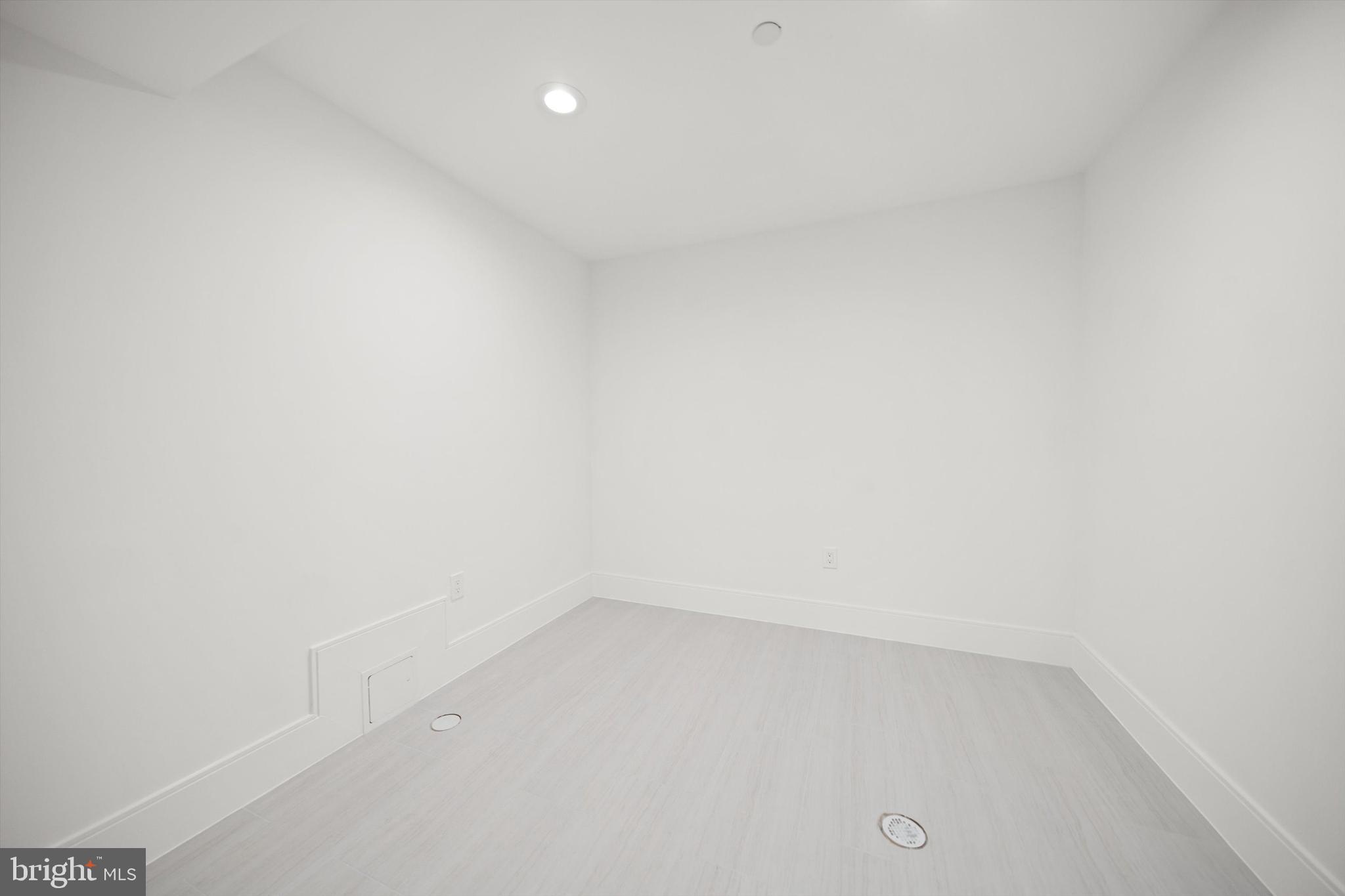 KENWOOD PARK - Residential