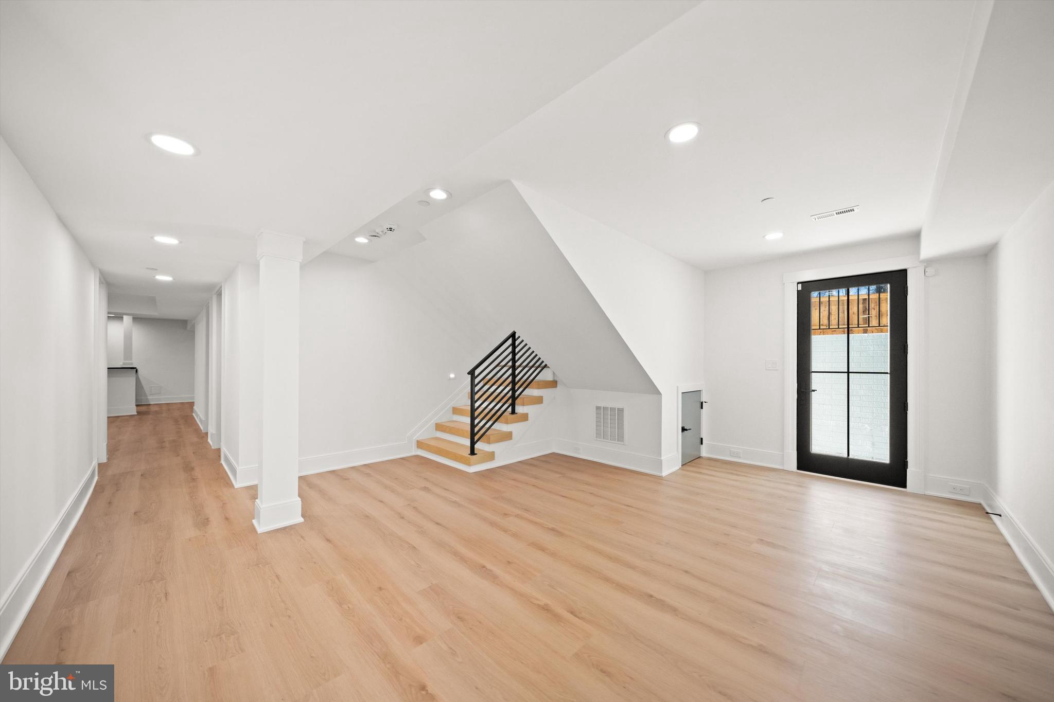 KENWOOD PARK - Residential