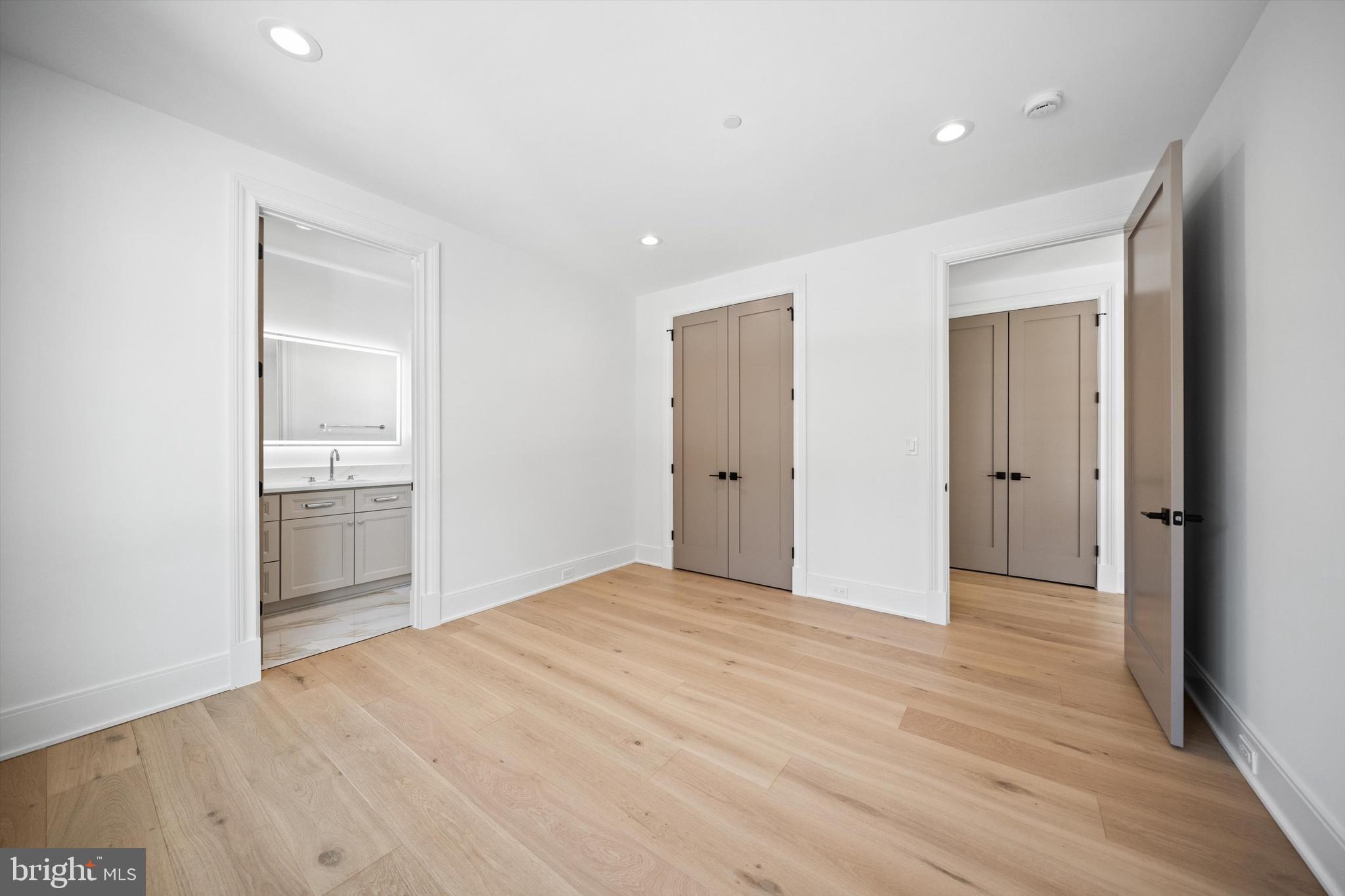 KENWOOD PARK - Residential