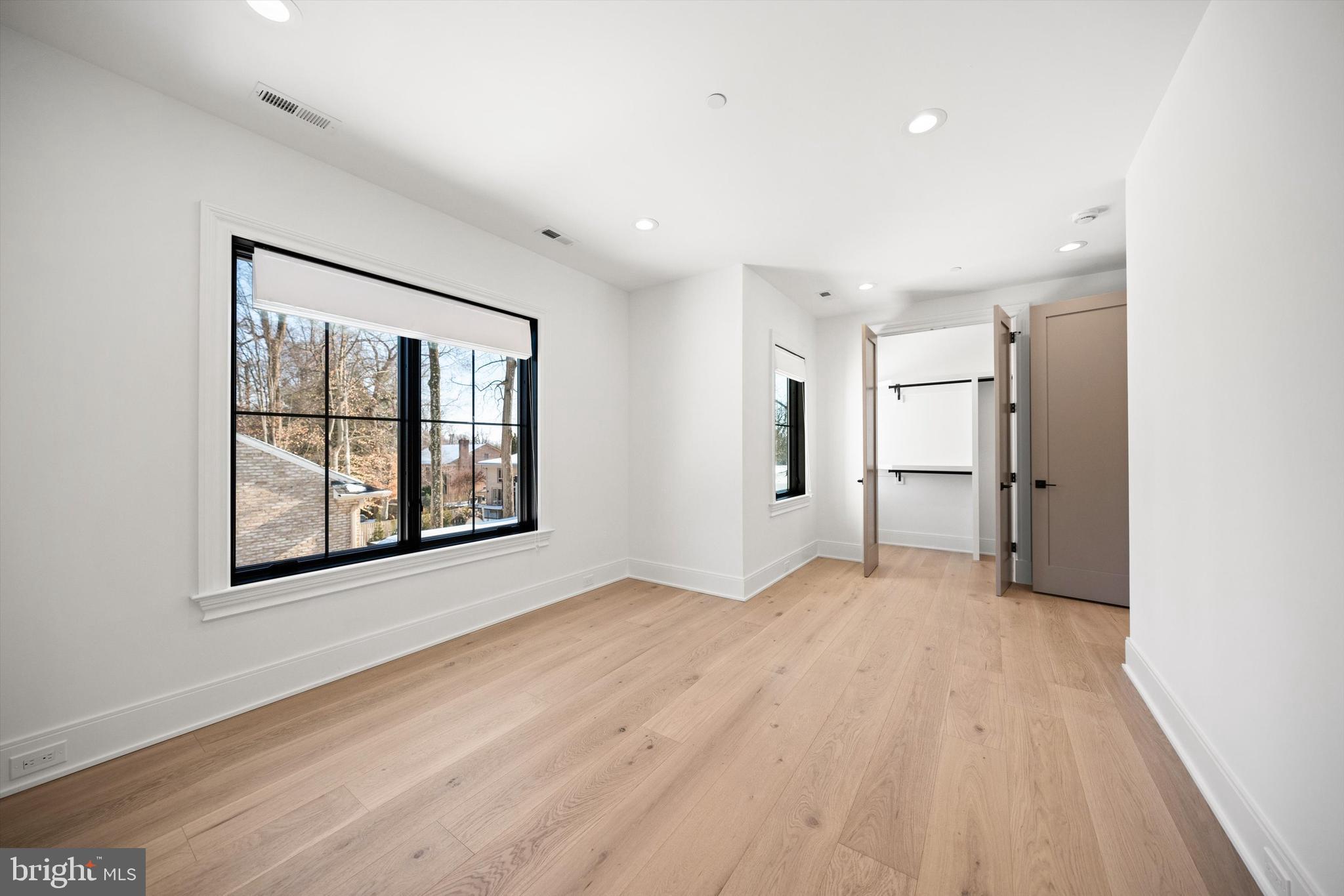 KENWOOD PARK - Residential