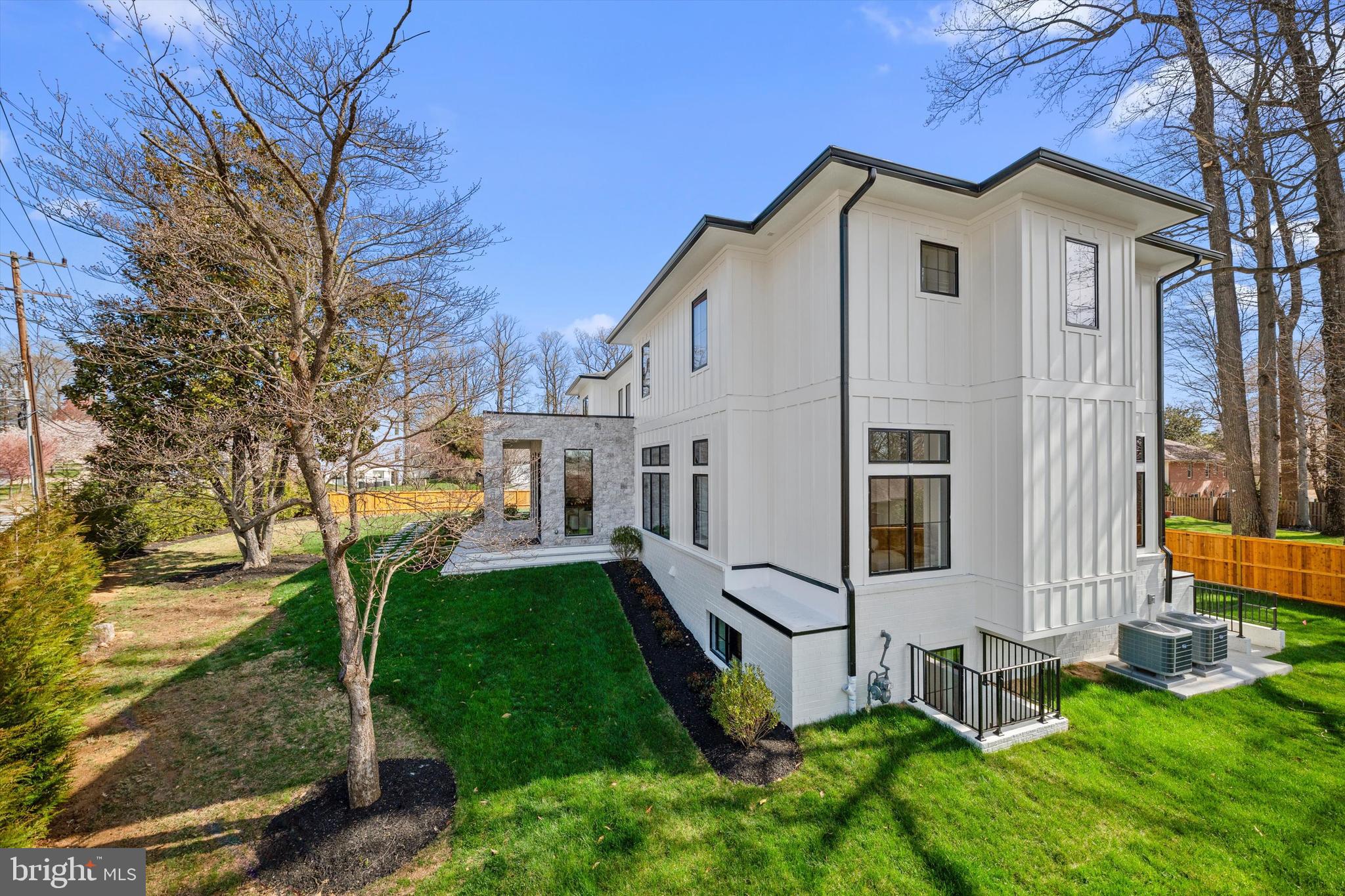 KENWOOD PARK - Residential