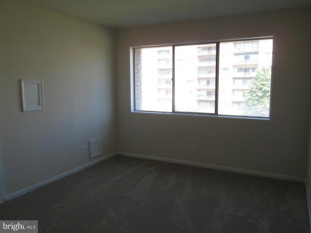 THE SEASONS - Residential