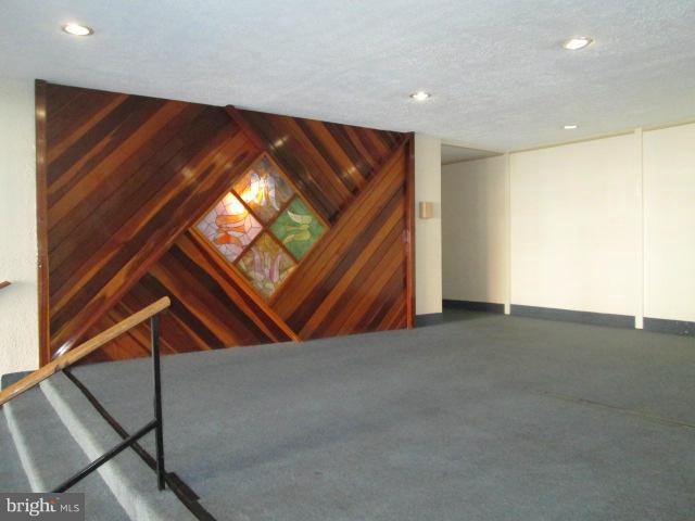 THE SEASONS - Residential