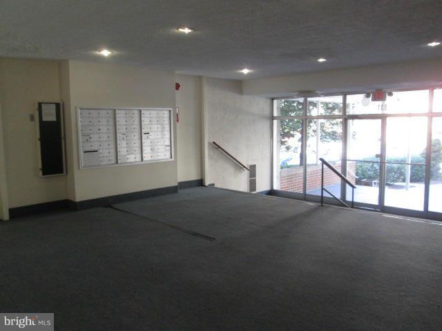 THE SEASONS - Residential