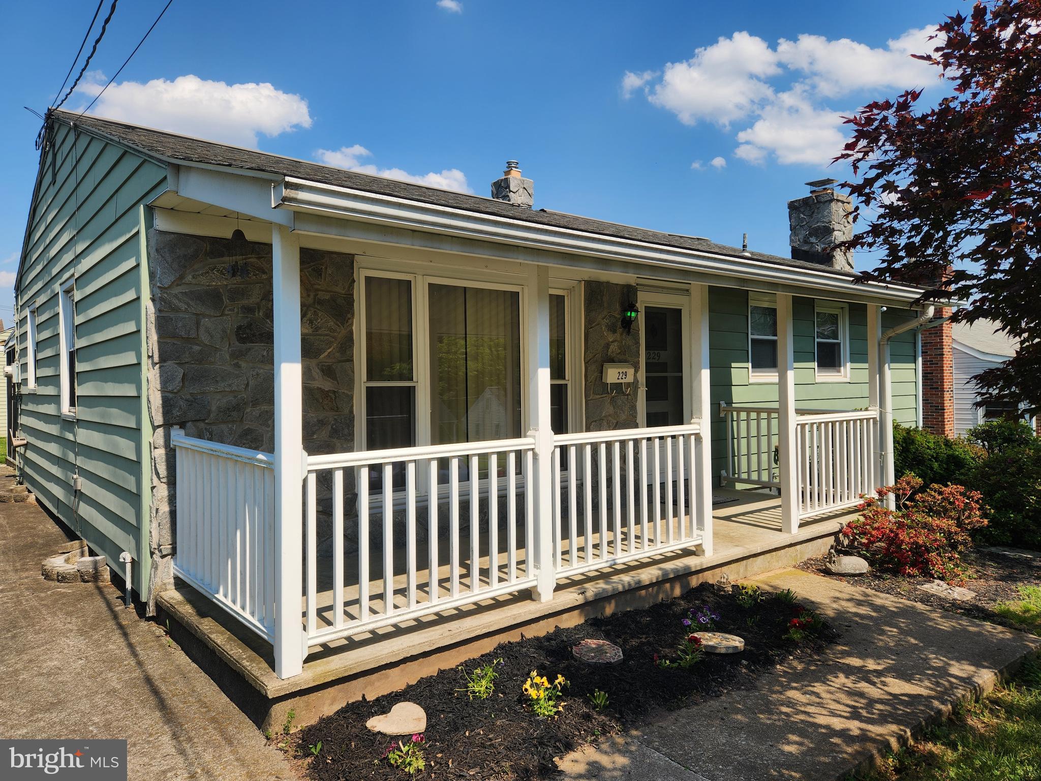 229 N MAPLE STREET