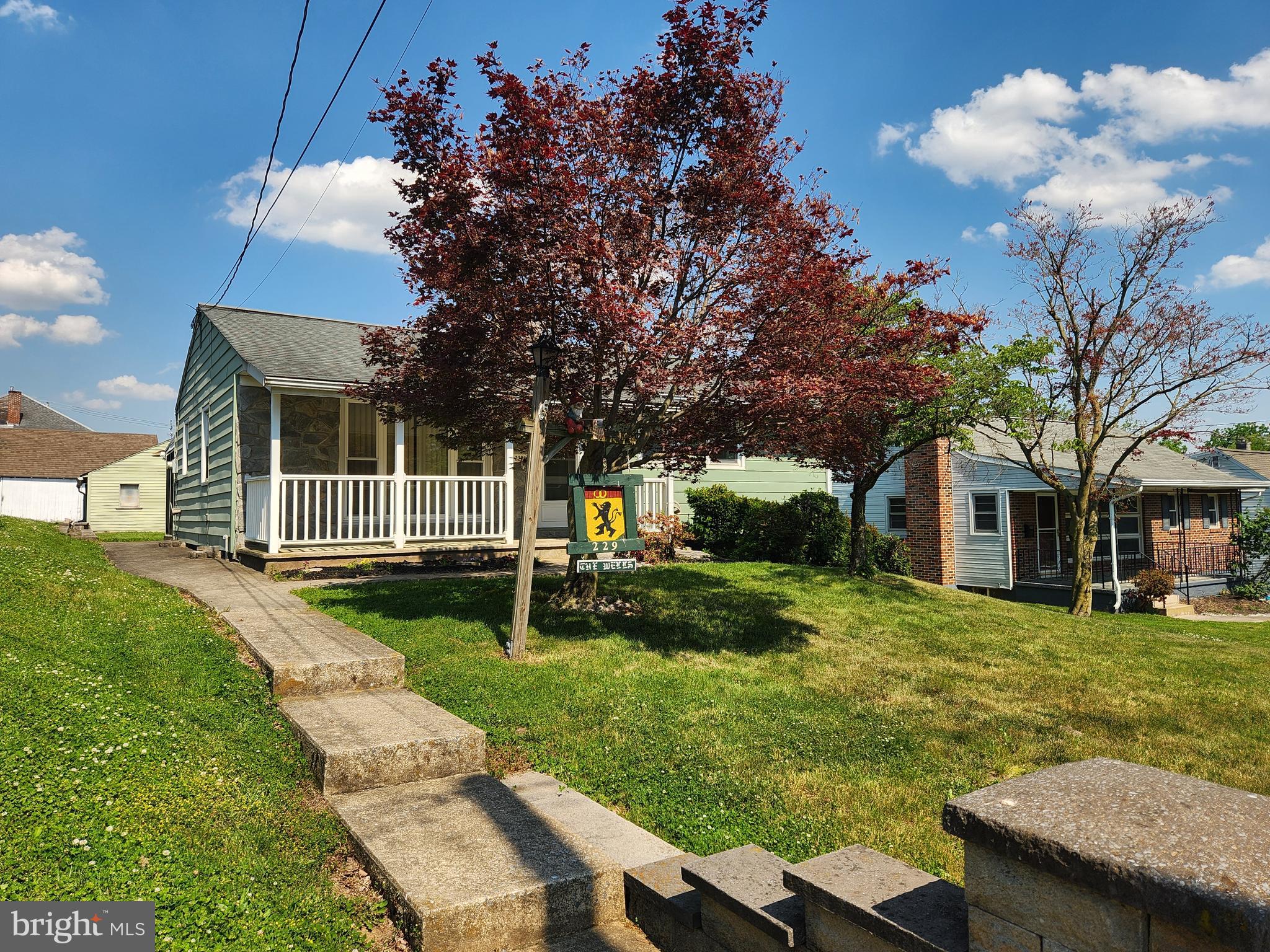 229 N MAPLE STREET