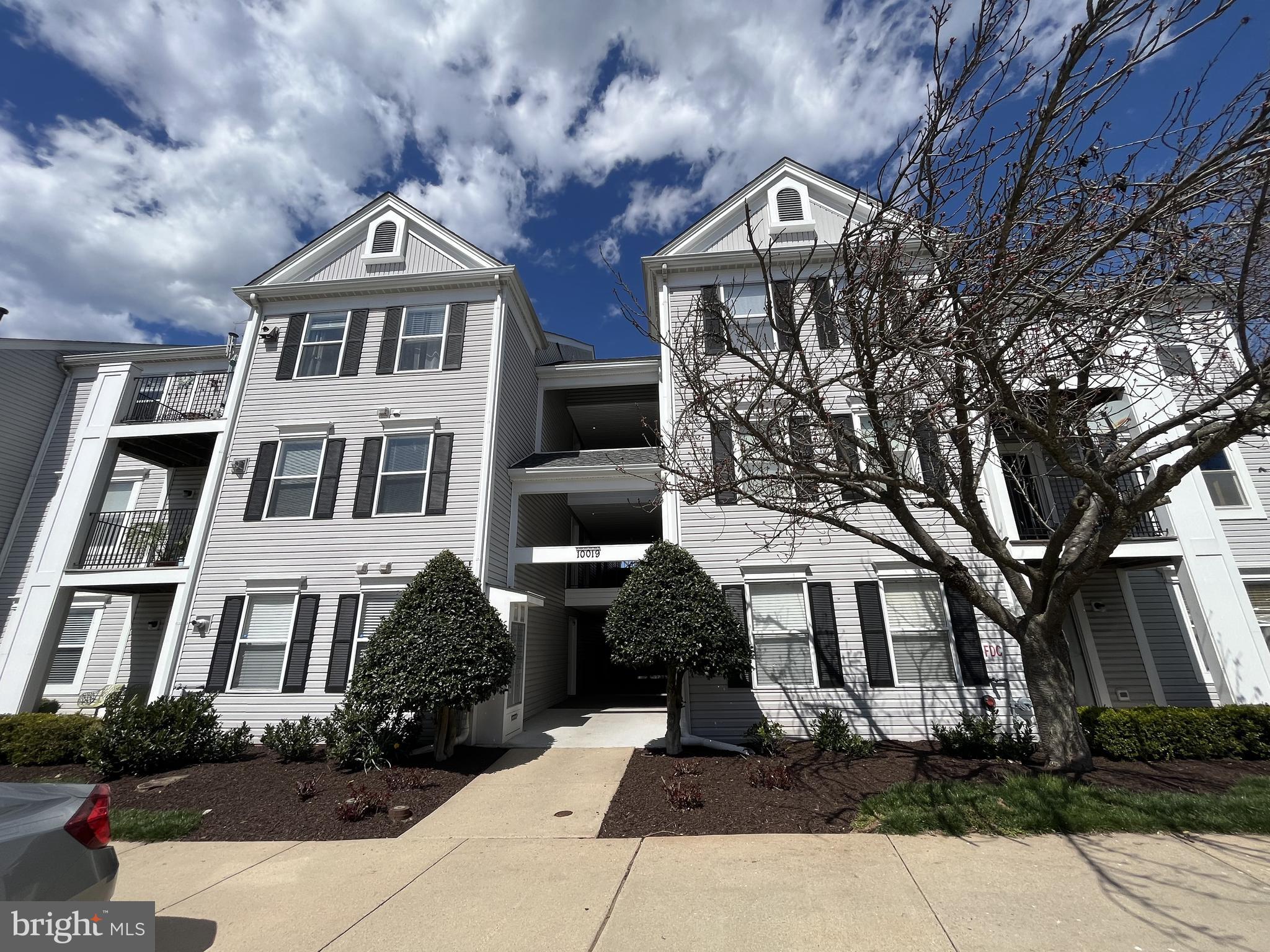 DECOVERLY - Residential Lease