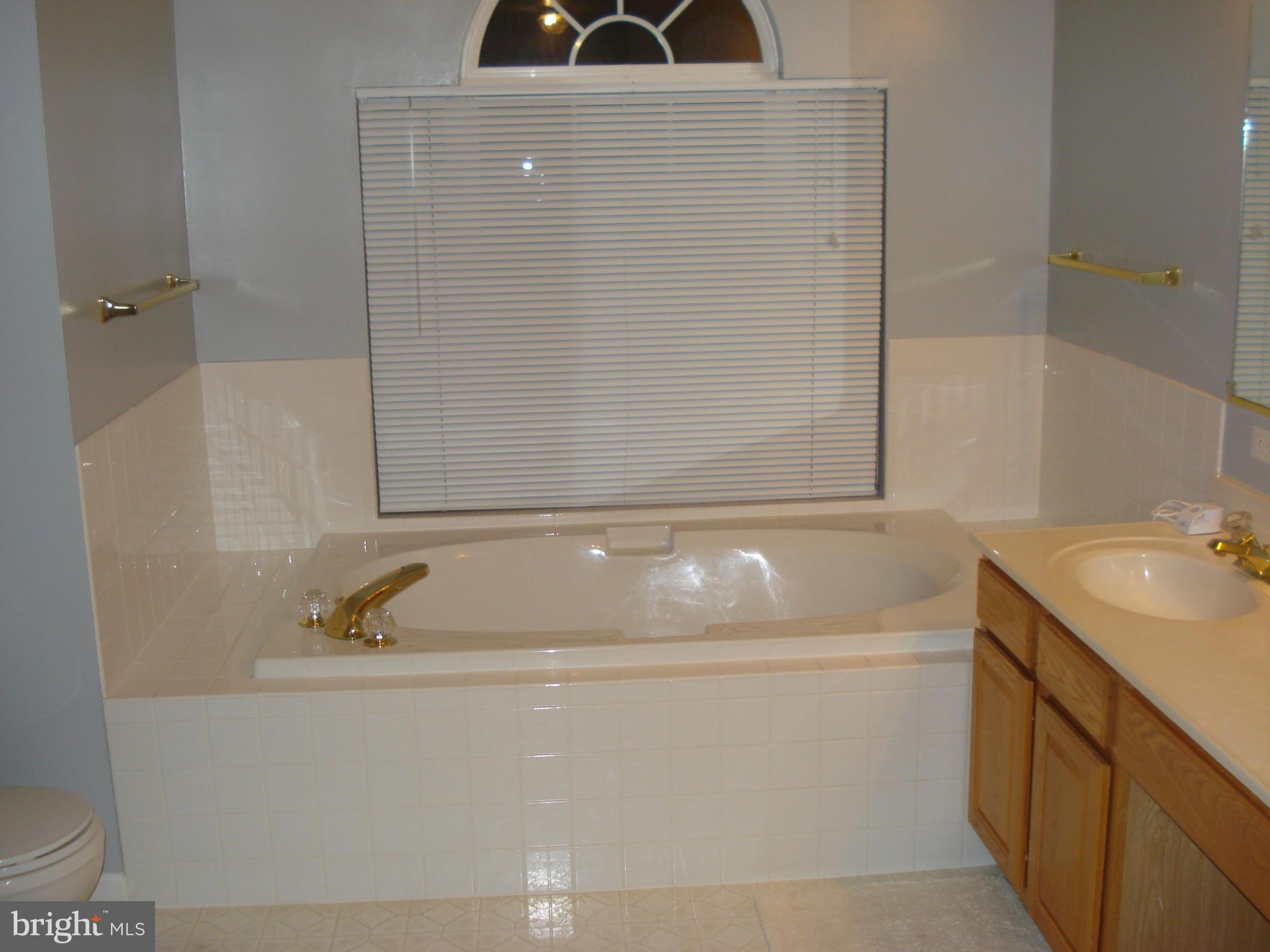 HUNTING QUARTERS - Residential Lease