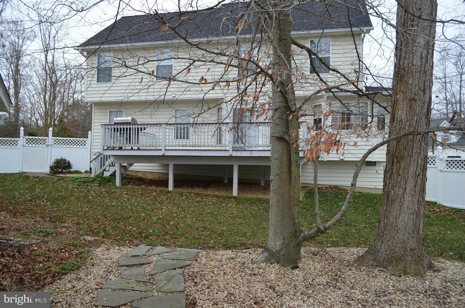 HUNTING QUARTERS - Residential Lease