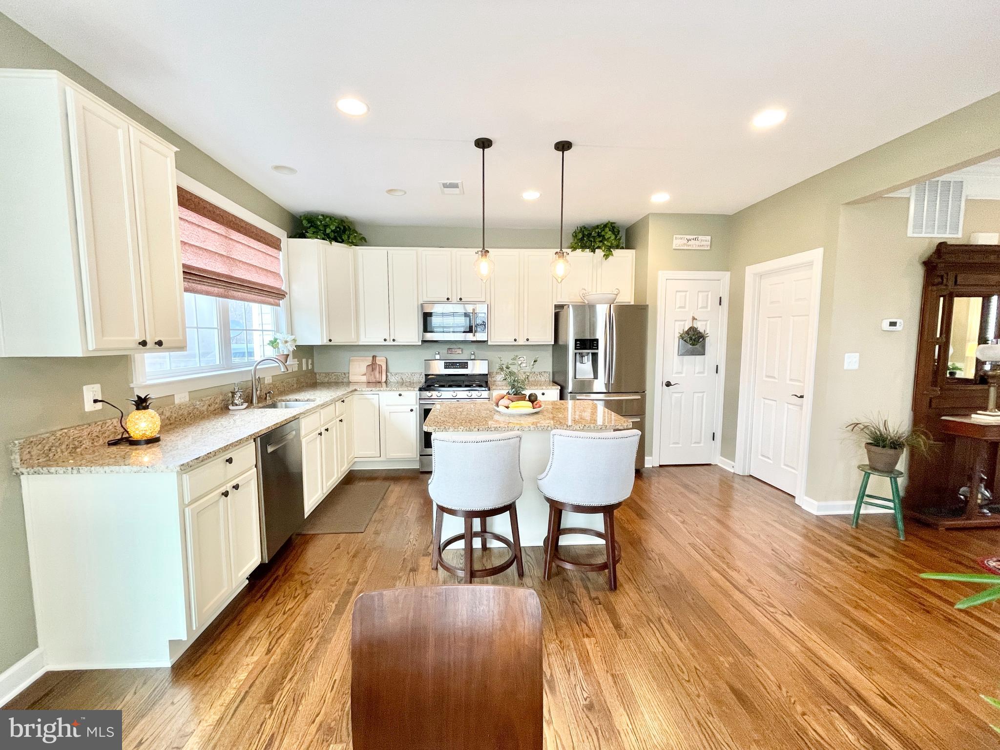 RIVERSIDE STATION - Residential