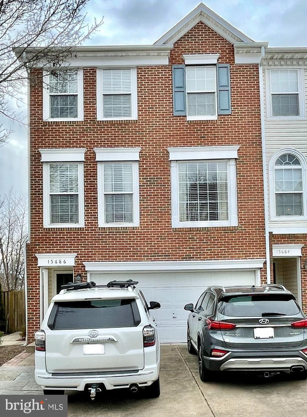 RIVERSIDE STATION - Residential