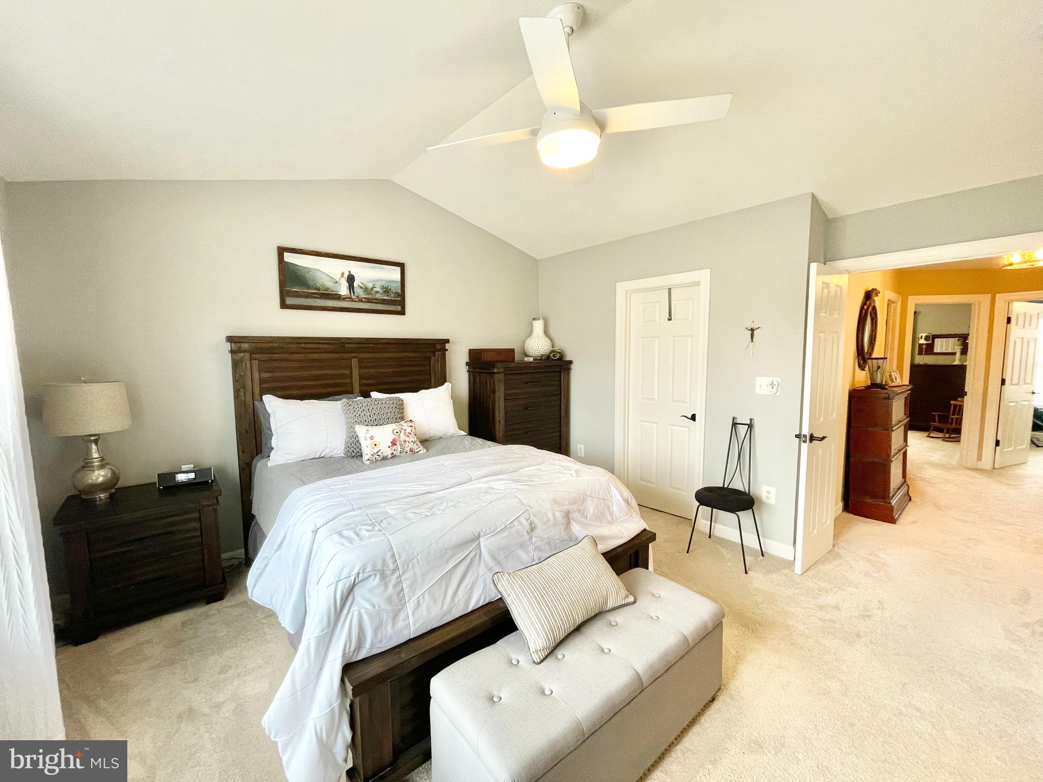 RIVERSIDE STATION - Residential