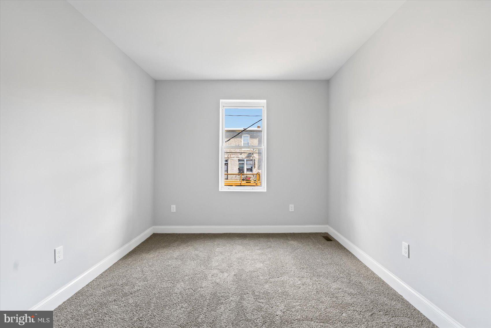 EVERGREEN LAWN - Residential