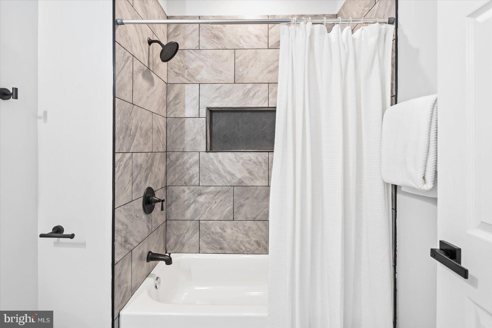 EVERGREEN LAWN - Residential