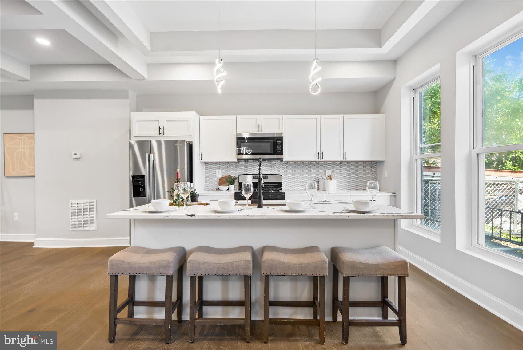 EVERGREEN LAWN - Residential