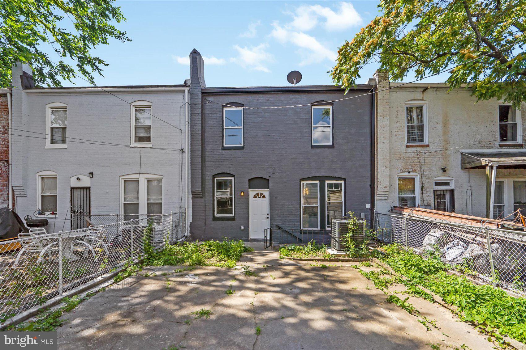 EVERGREEN LAWN - Residential