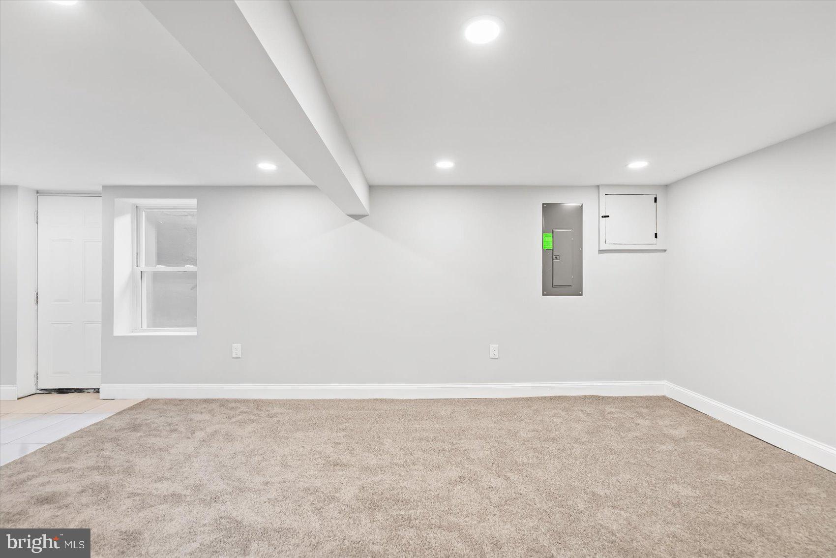 EVERGREEN LAWN - Residential